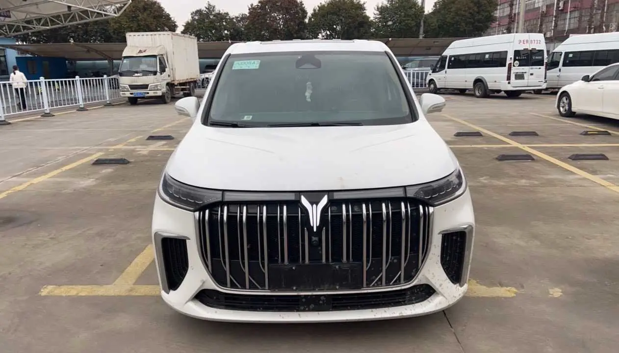 Voyah Lantu Dreamer PHEV  из Китая