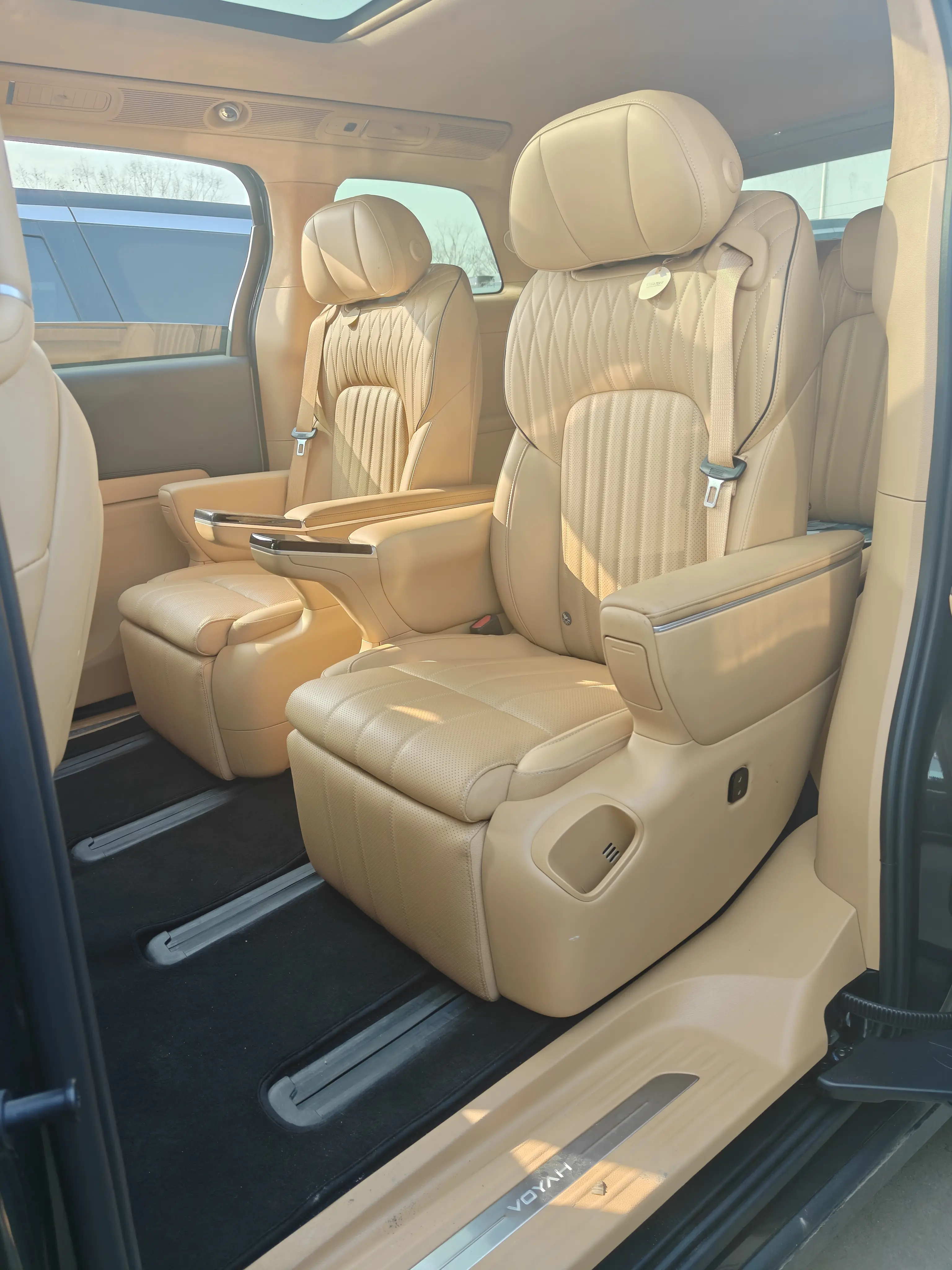 Voyah Lantu Dreamer PHEV  из Китая