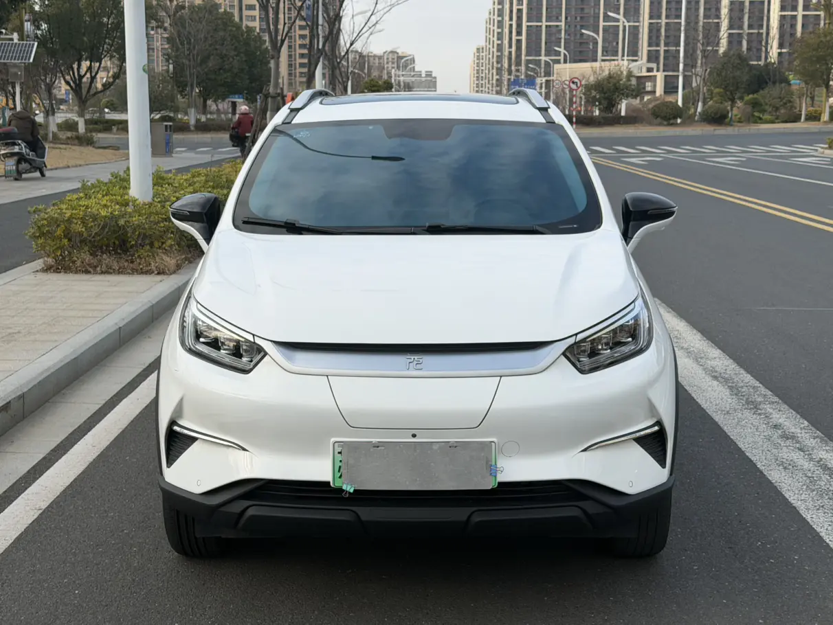 BYD Yuan Pro  из Китая