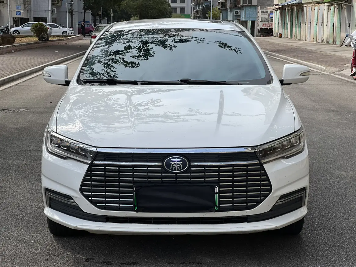 BYD QinEV  из Китая