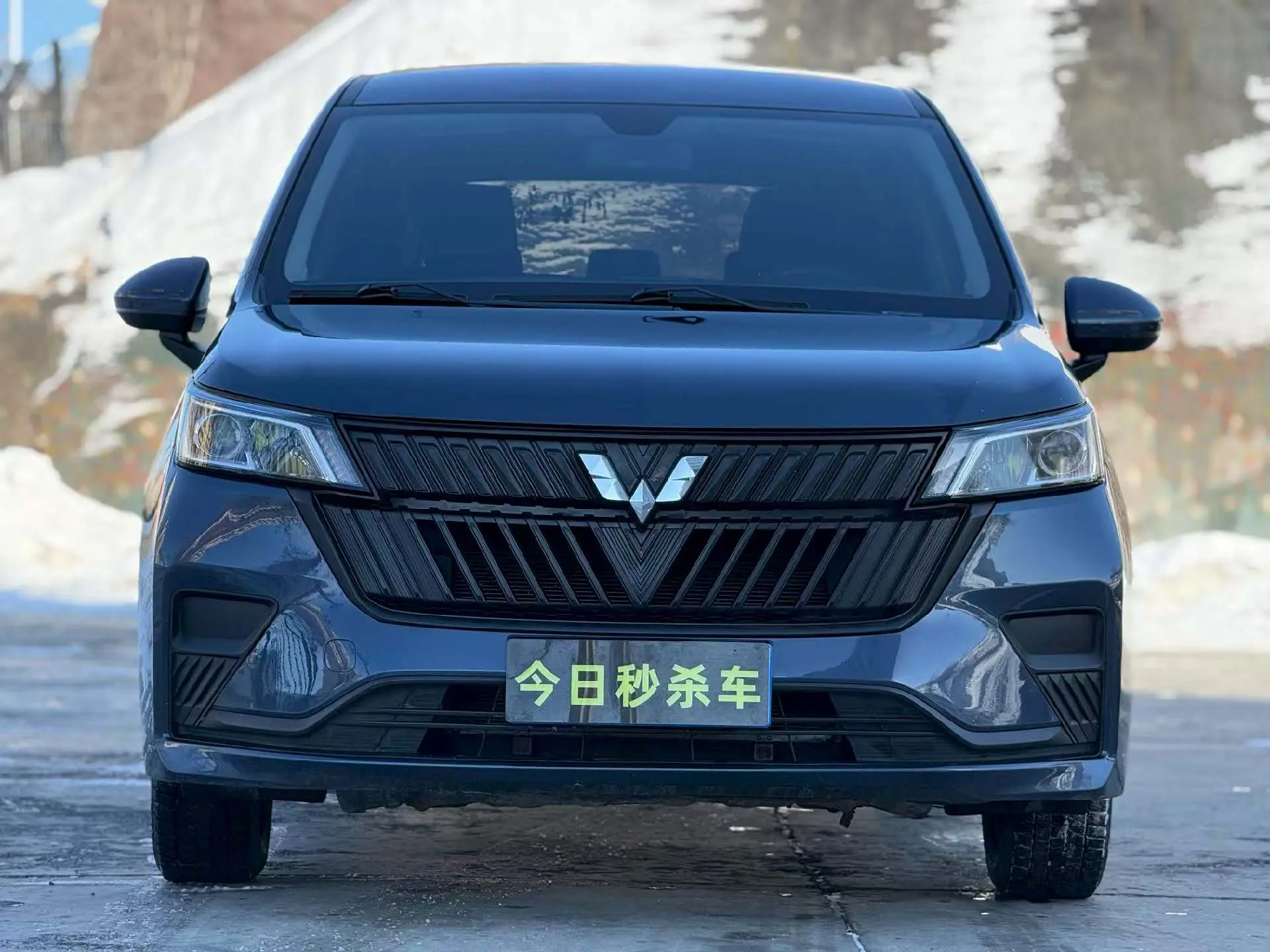 Wuling Jiachen  из Китая
