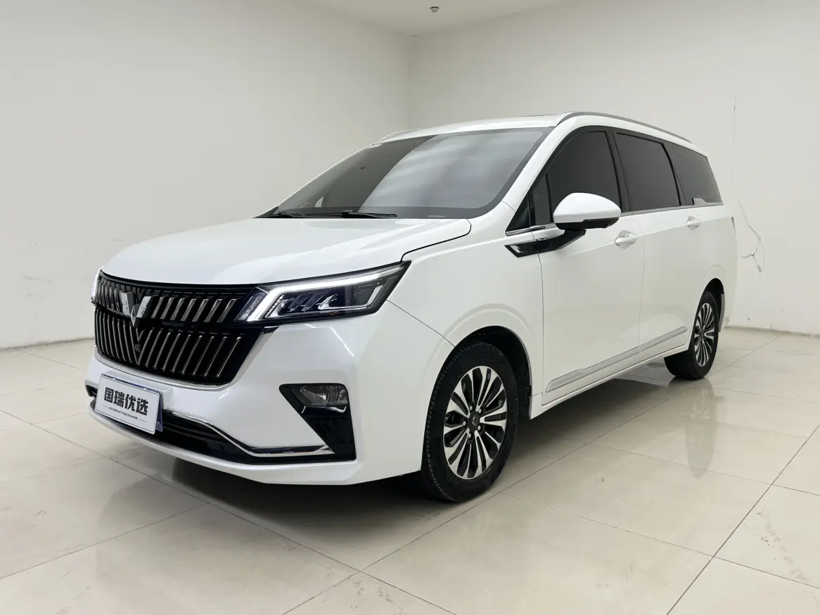 Wuling Jiachen  из Китая