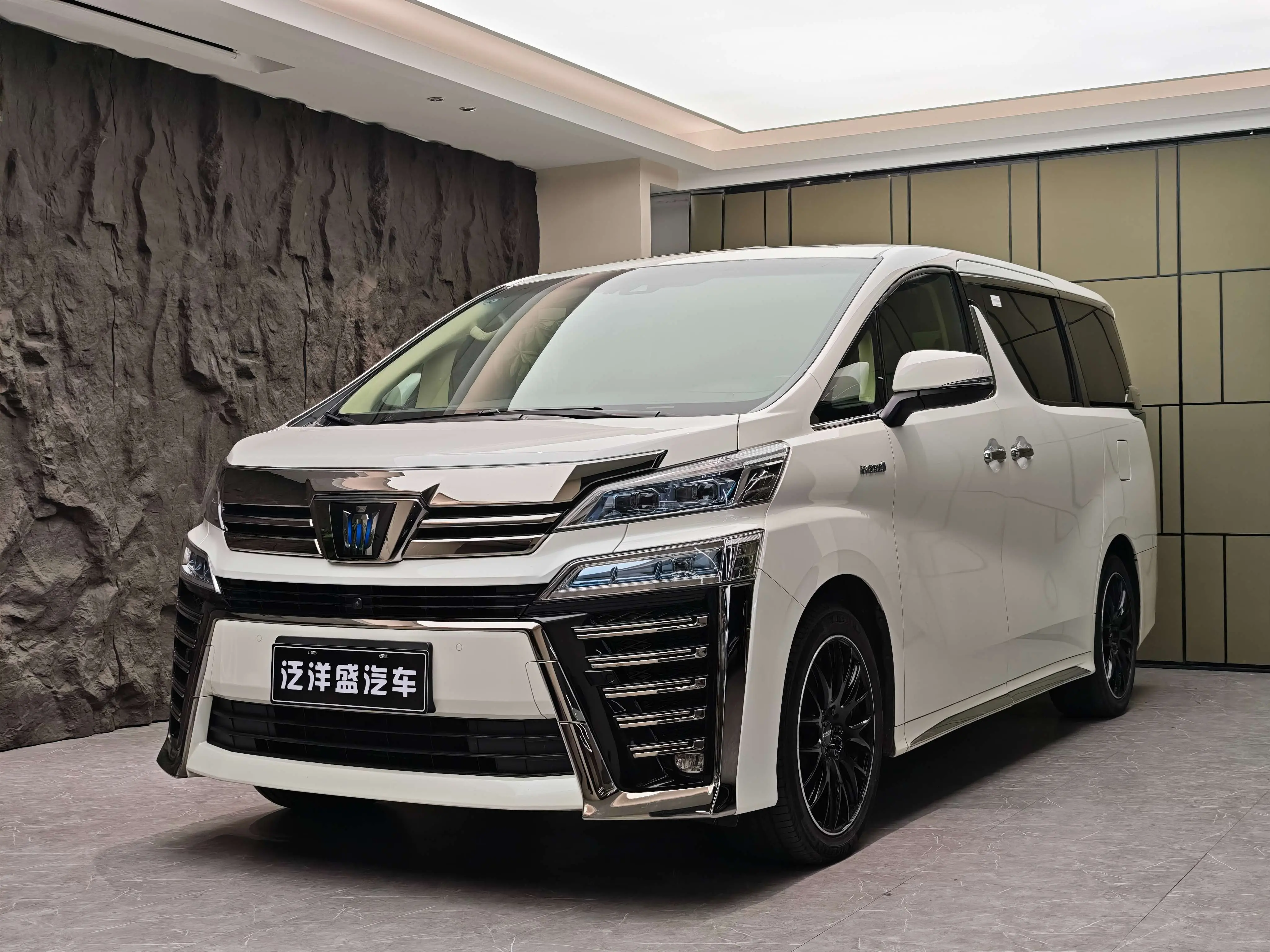 Toyota Crown Wellfire