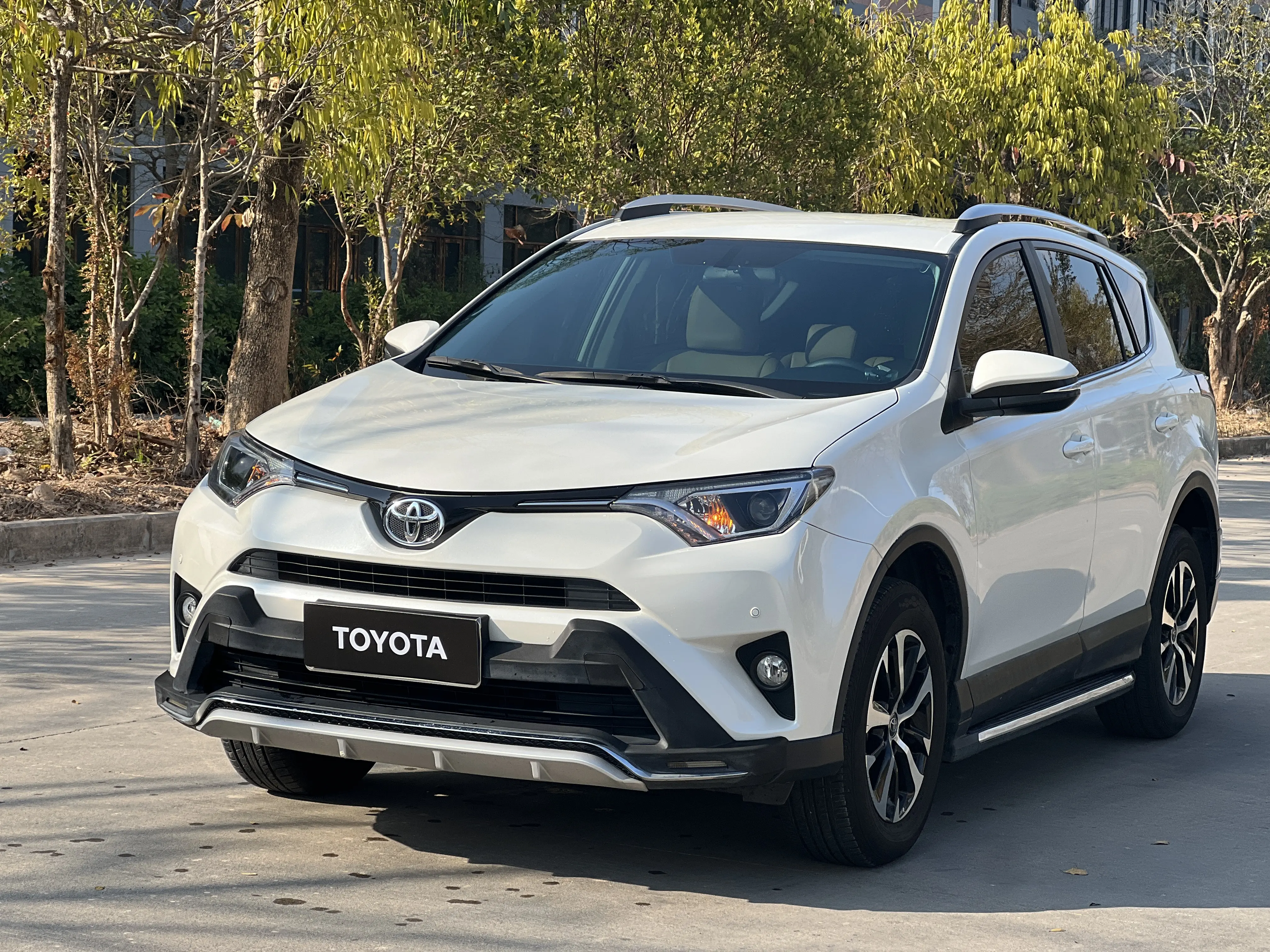 Toyota RAV4  из Китая