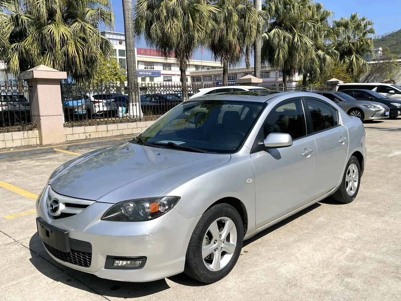 Mazda Axela (Mazda3)  из Китая