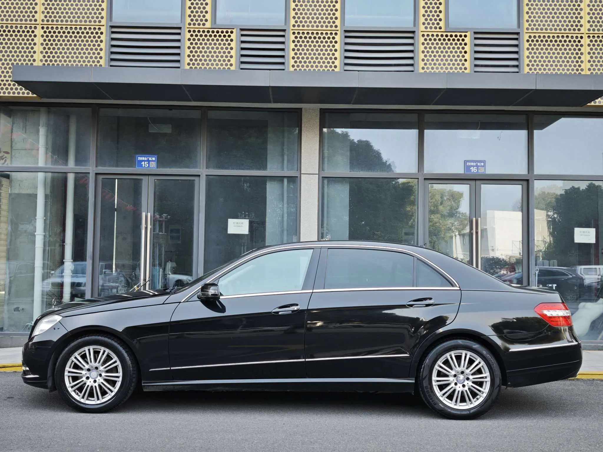 Mercedes-Benz E-Class  из Китая