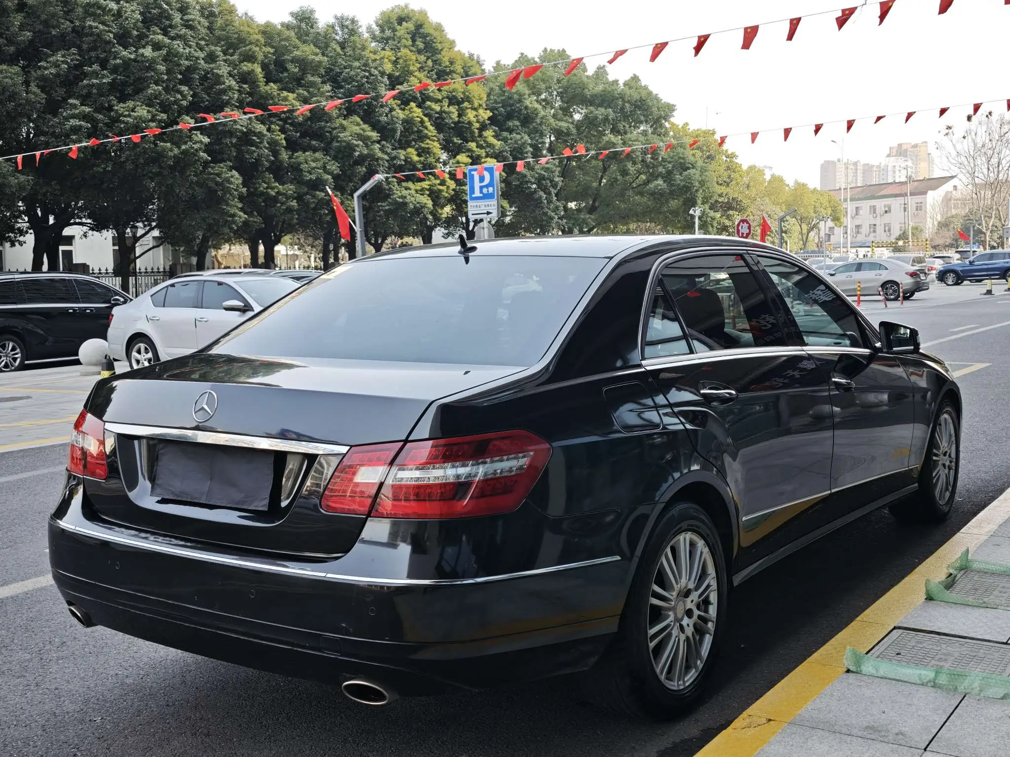 Mercedes-Benz E-Class  из Китая