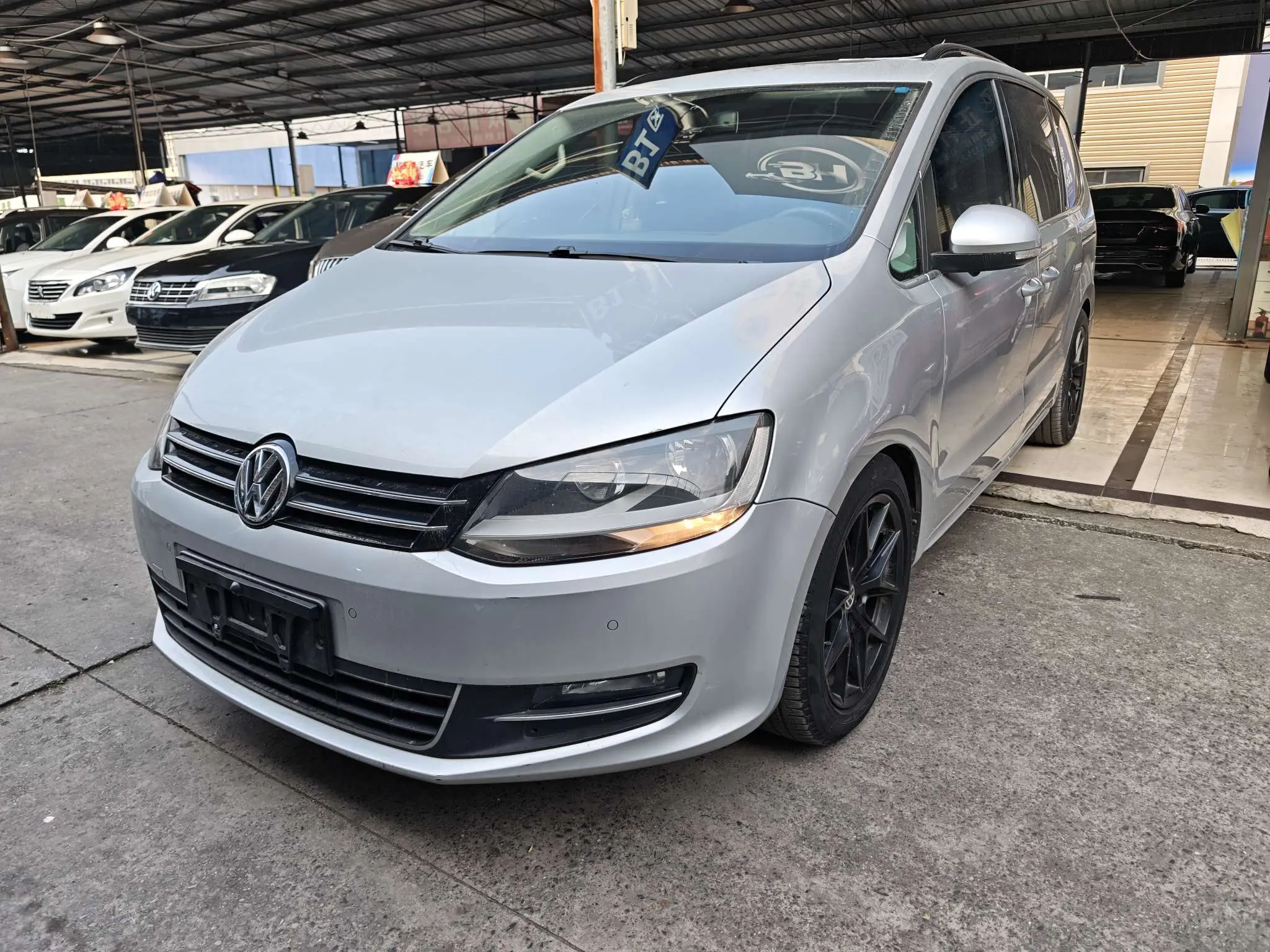 Volkswagen Sharon  из Китая