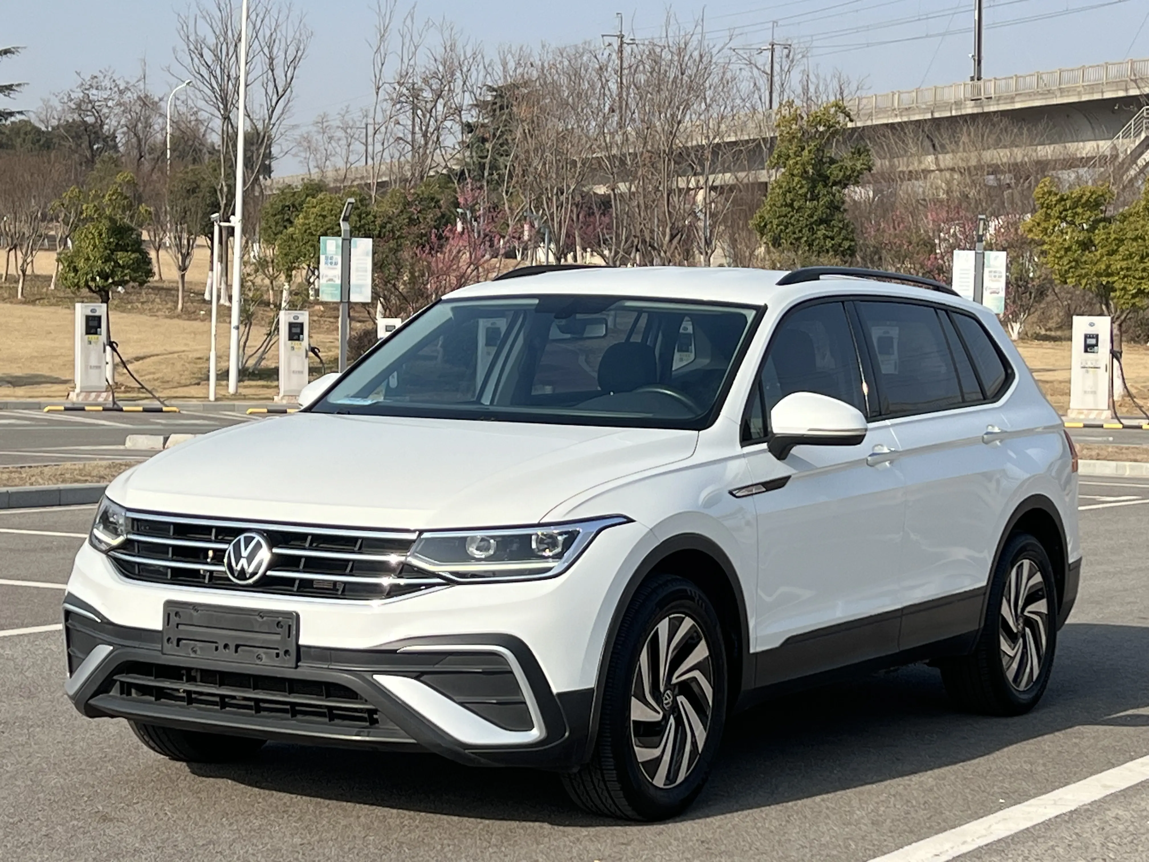 Volkswagen Tiguan L  из Китая