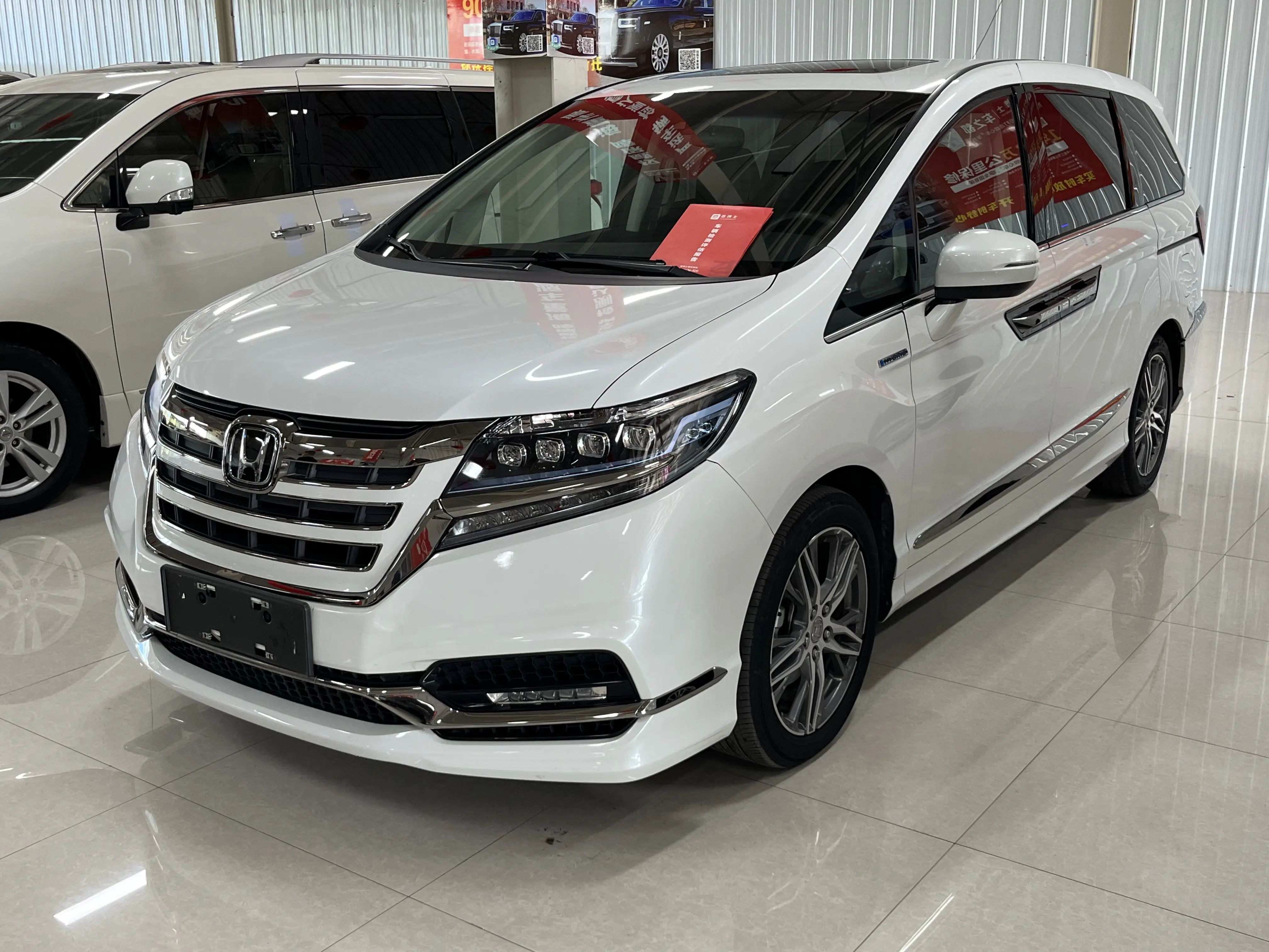 Honda Elysion (Alison)  из Китая