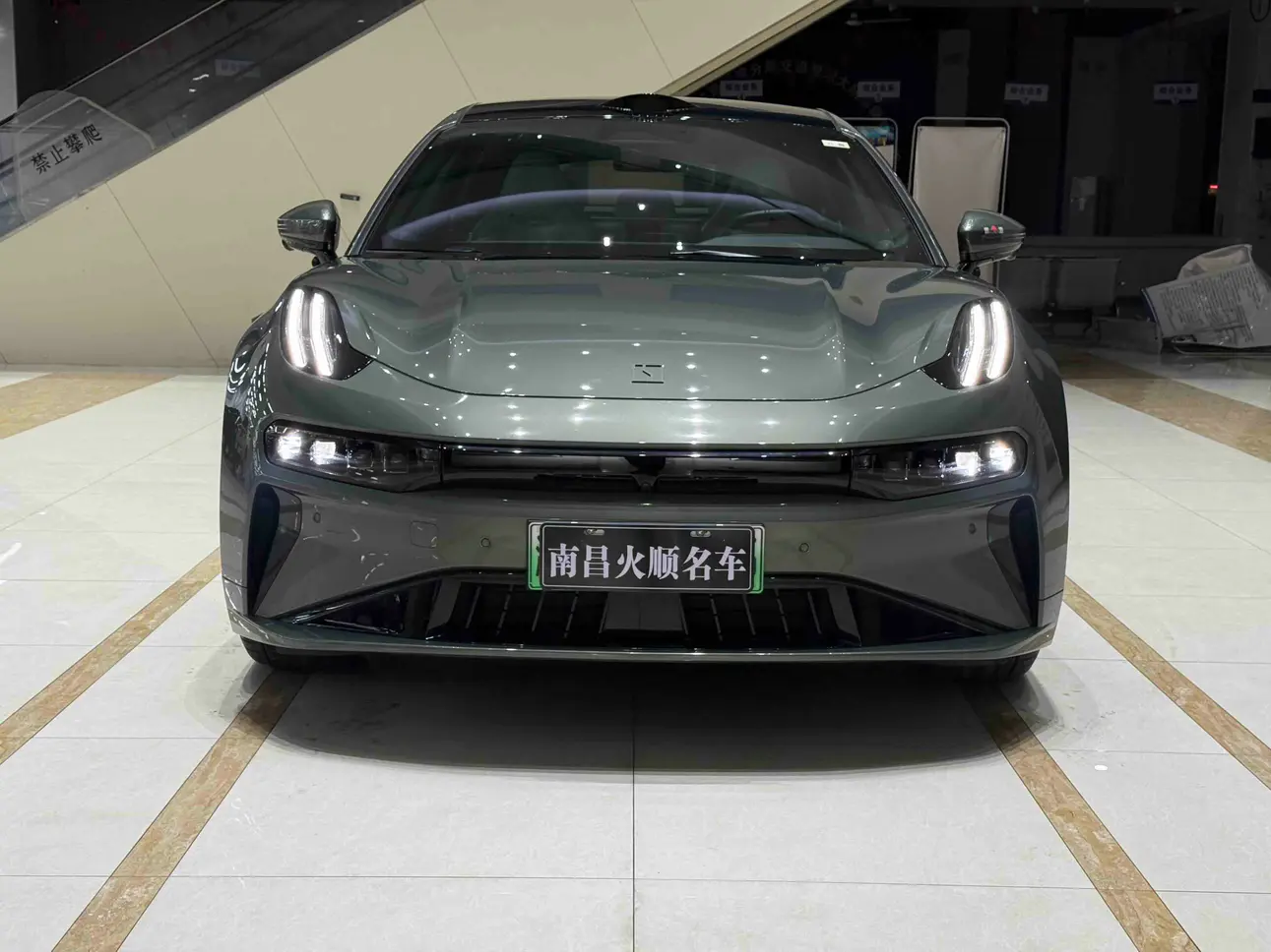 ZEEKR 001  из Китая