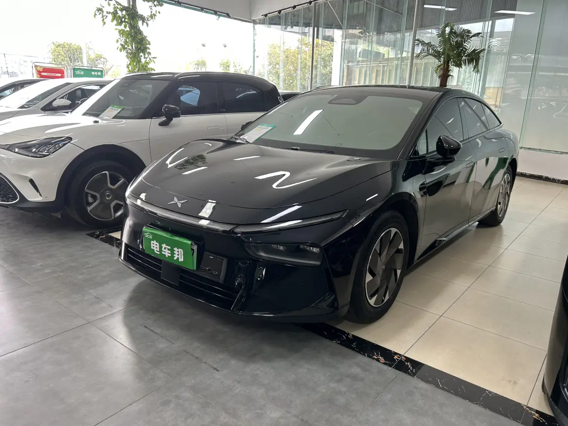 Xpeng P7+  из Китая