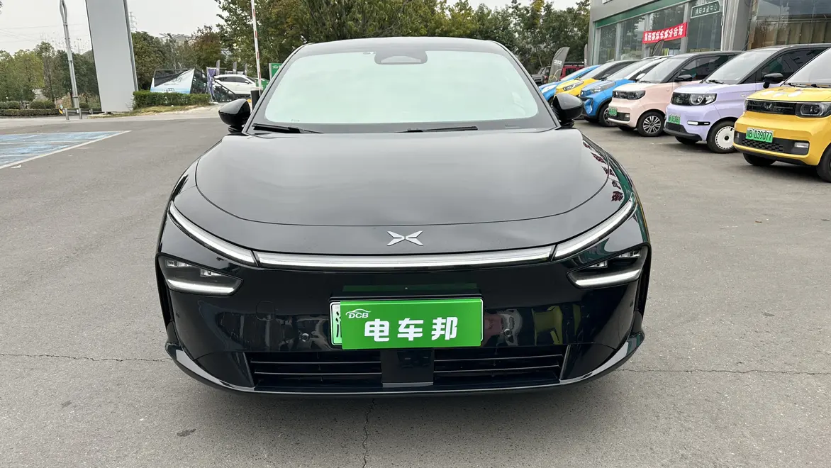 Xpeng P7+  из Китая