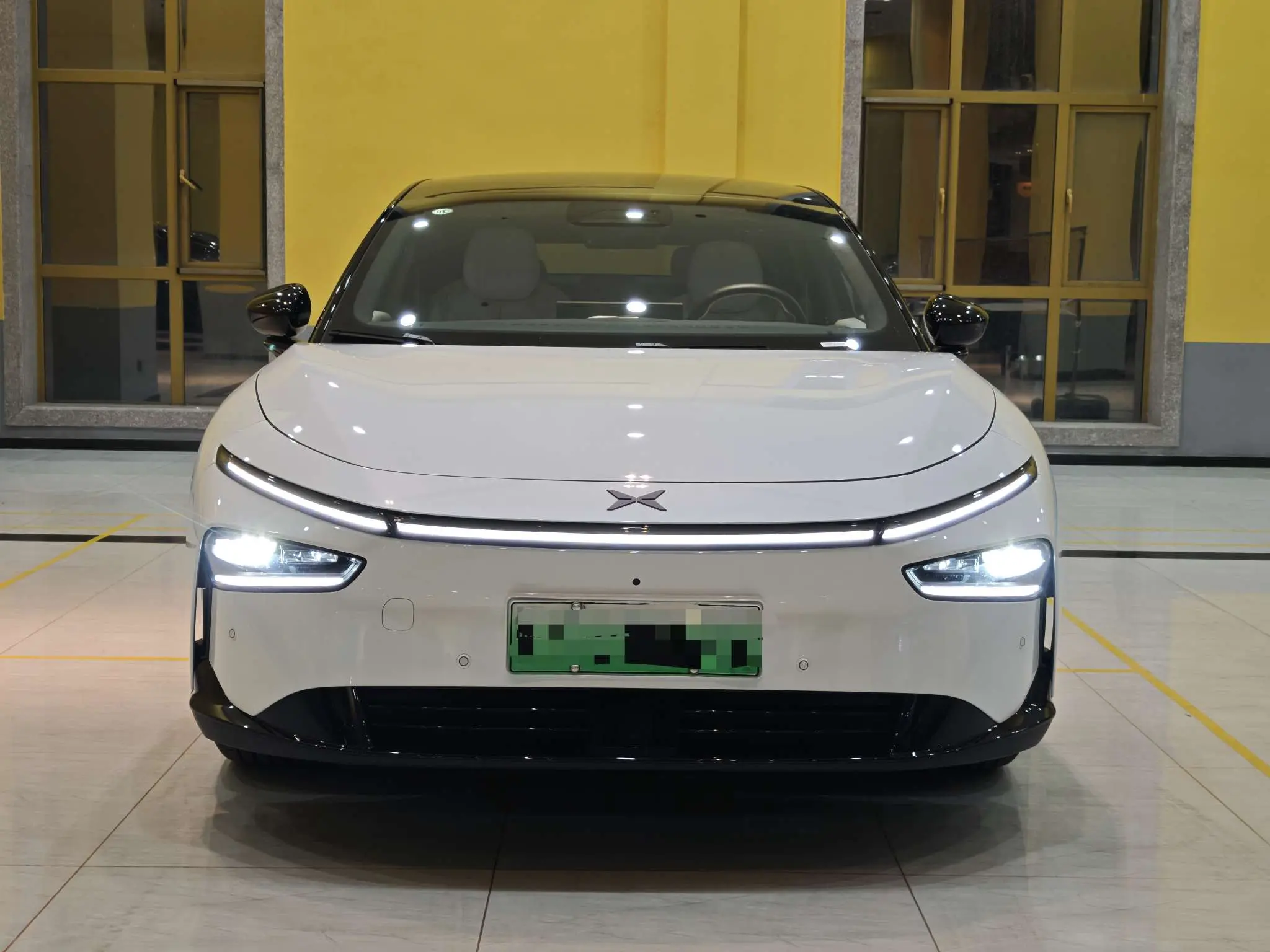 Xpeng P7+  из Китая