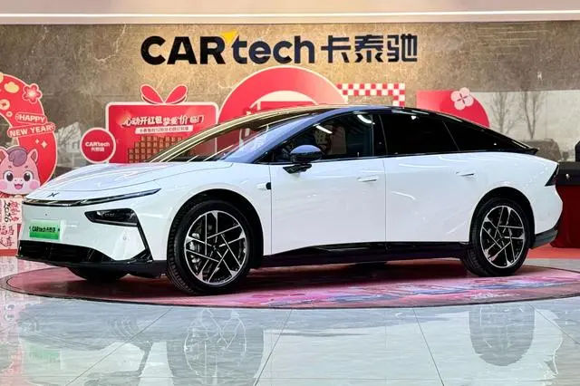 Xpeng P7+  из Китая