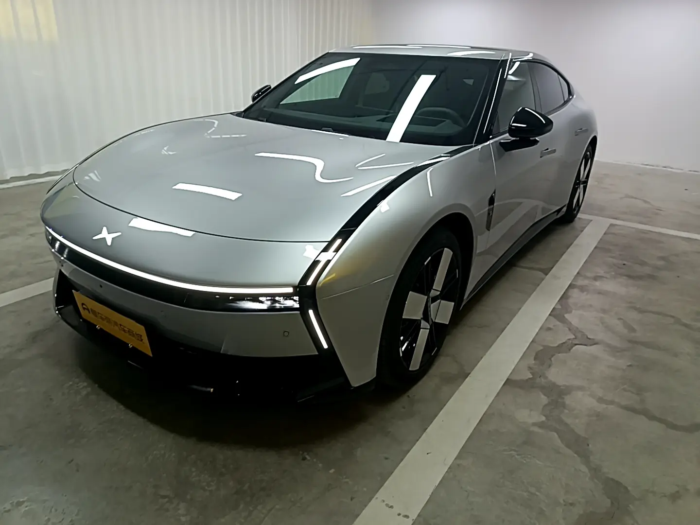 Xpeng P7  из Китая