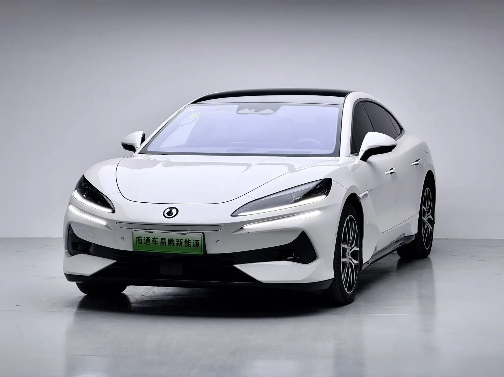 Denza Tengzhong Z9 DM  из Китая