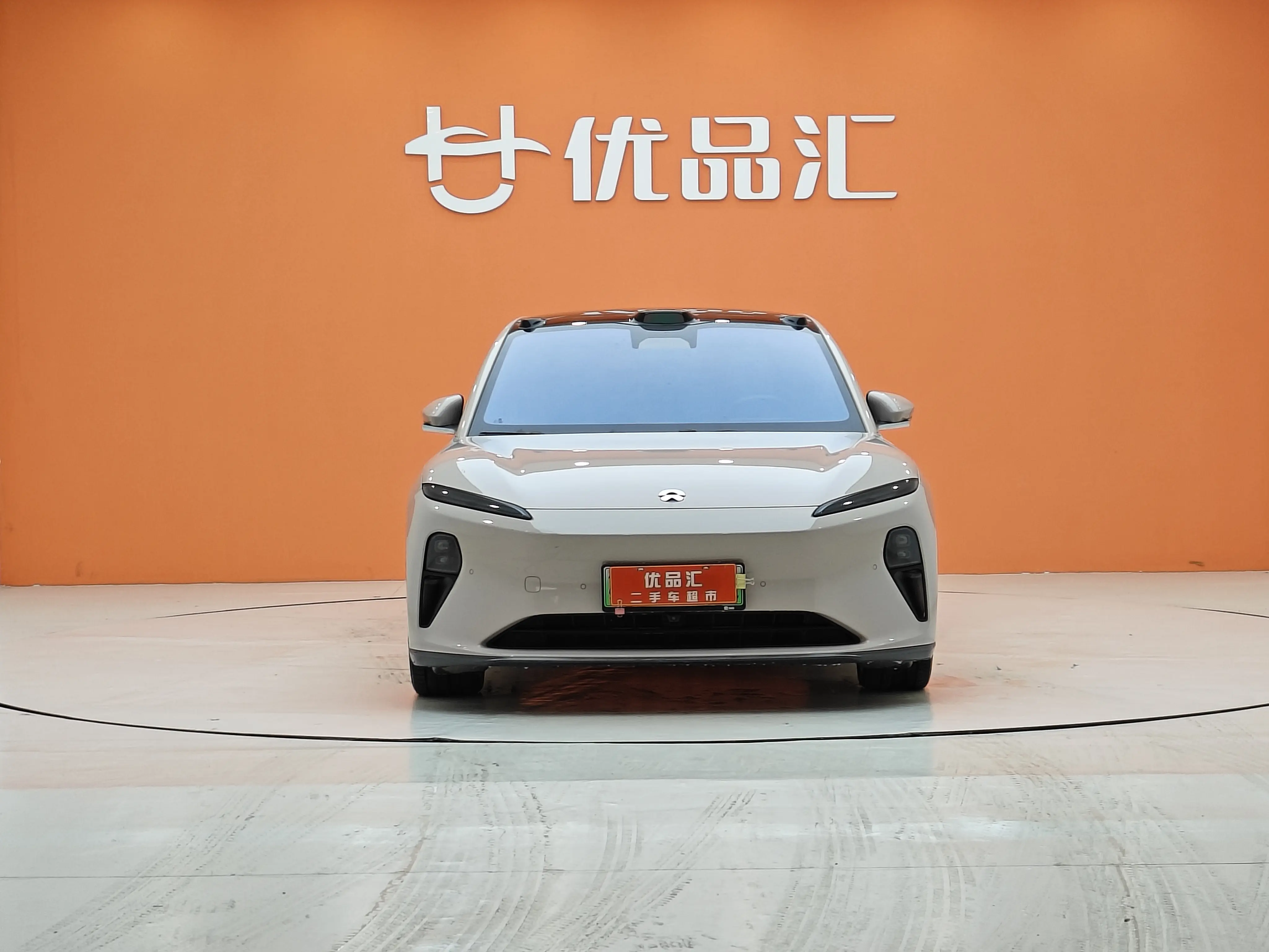 NIO ET5  из Китая