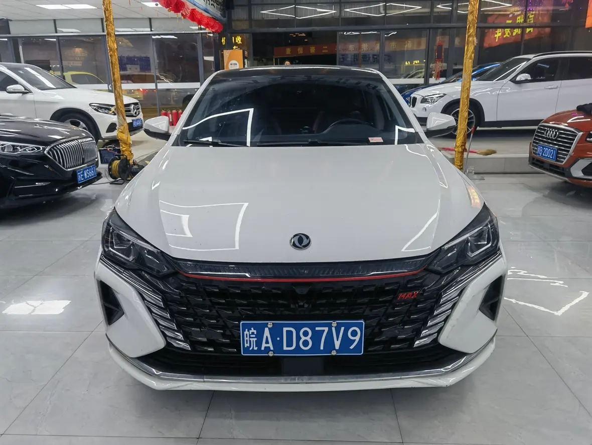 Dongfeng Yixuan MAX  из Китая