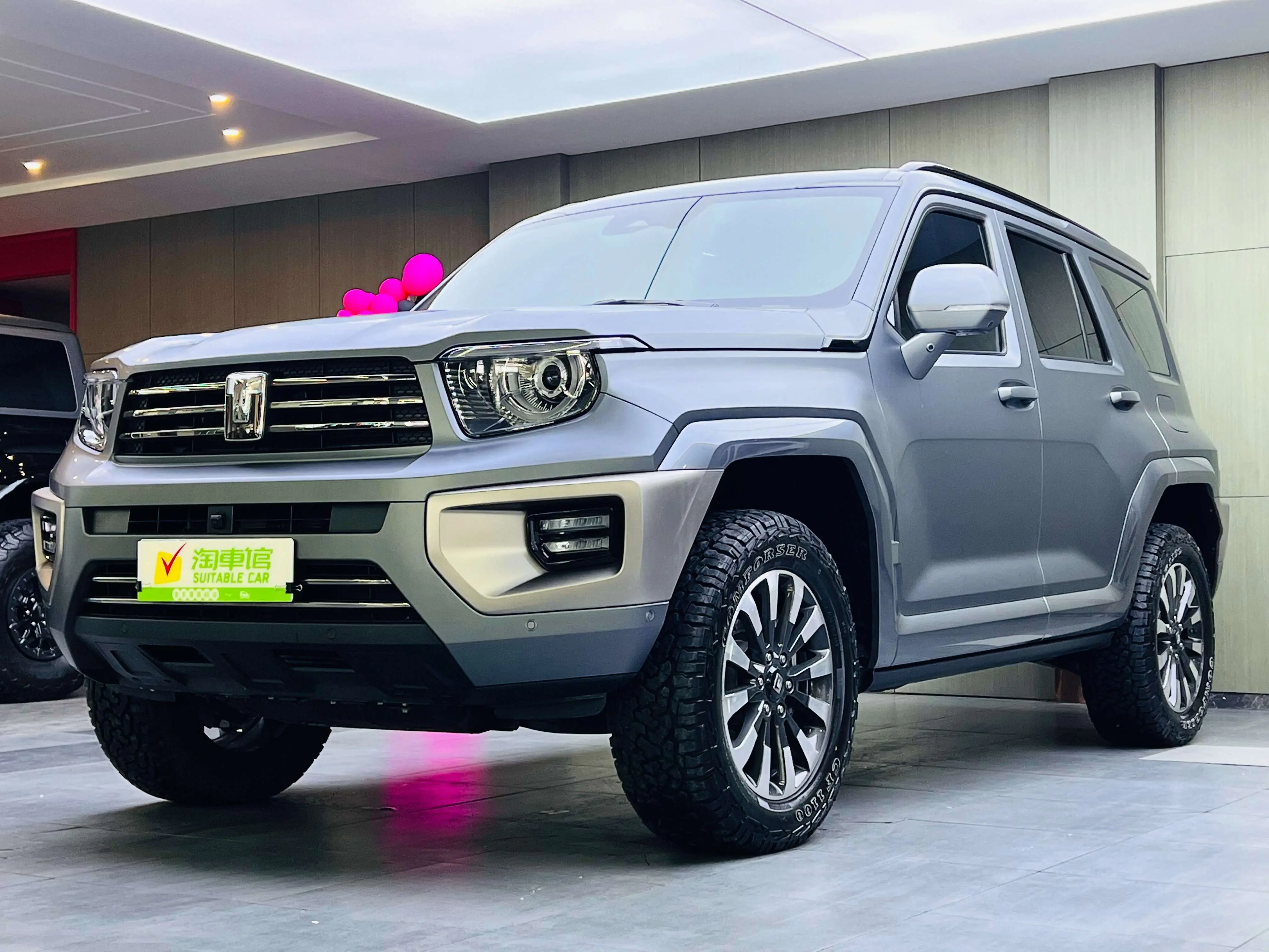 Tank 700 Hi4-T  из Китая