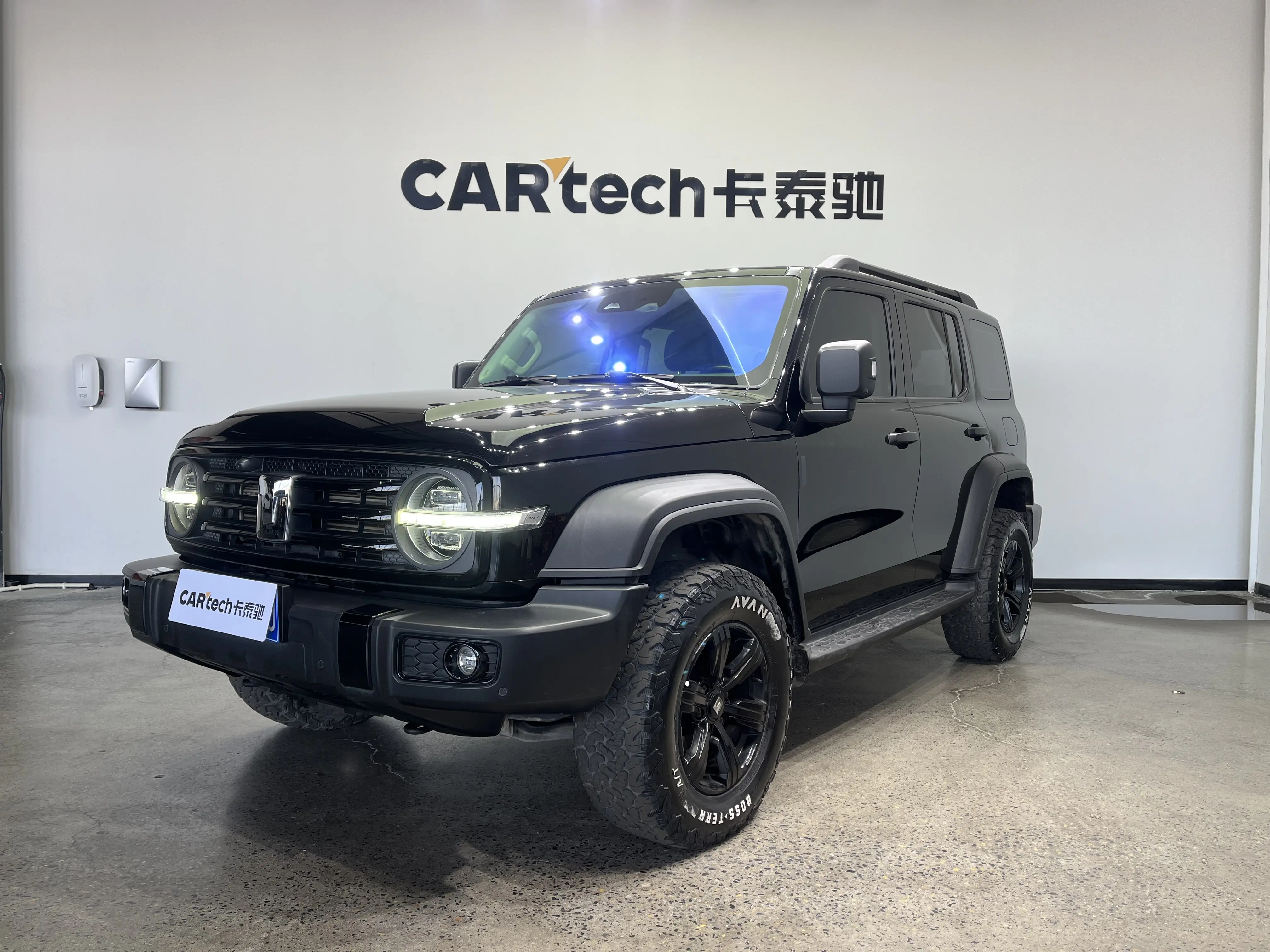 Tank 300  из Китая