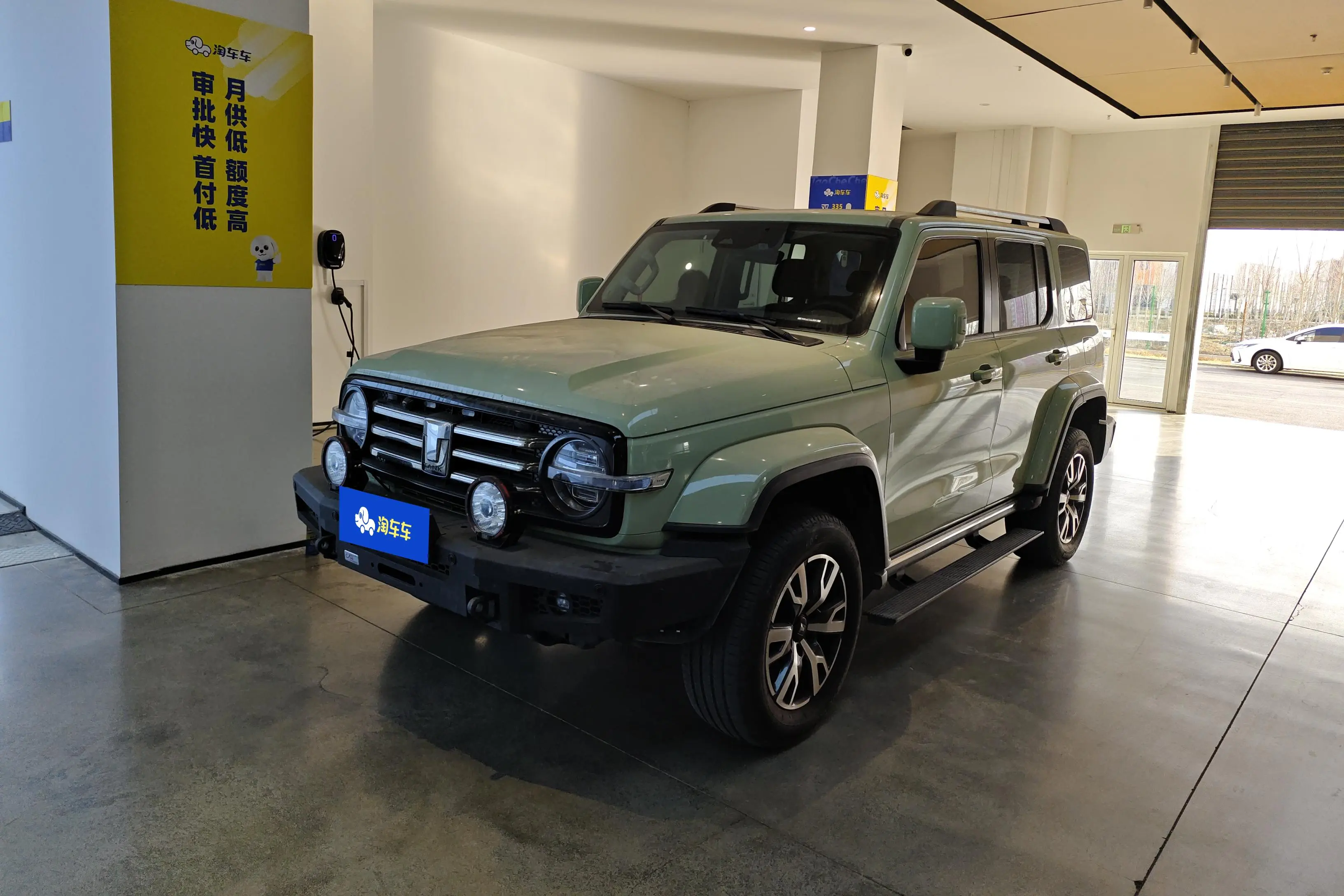 Tank 300  из Китая