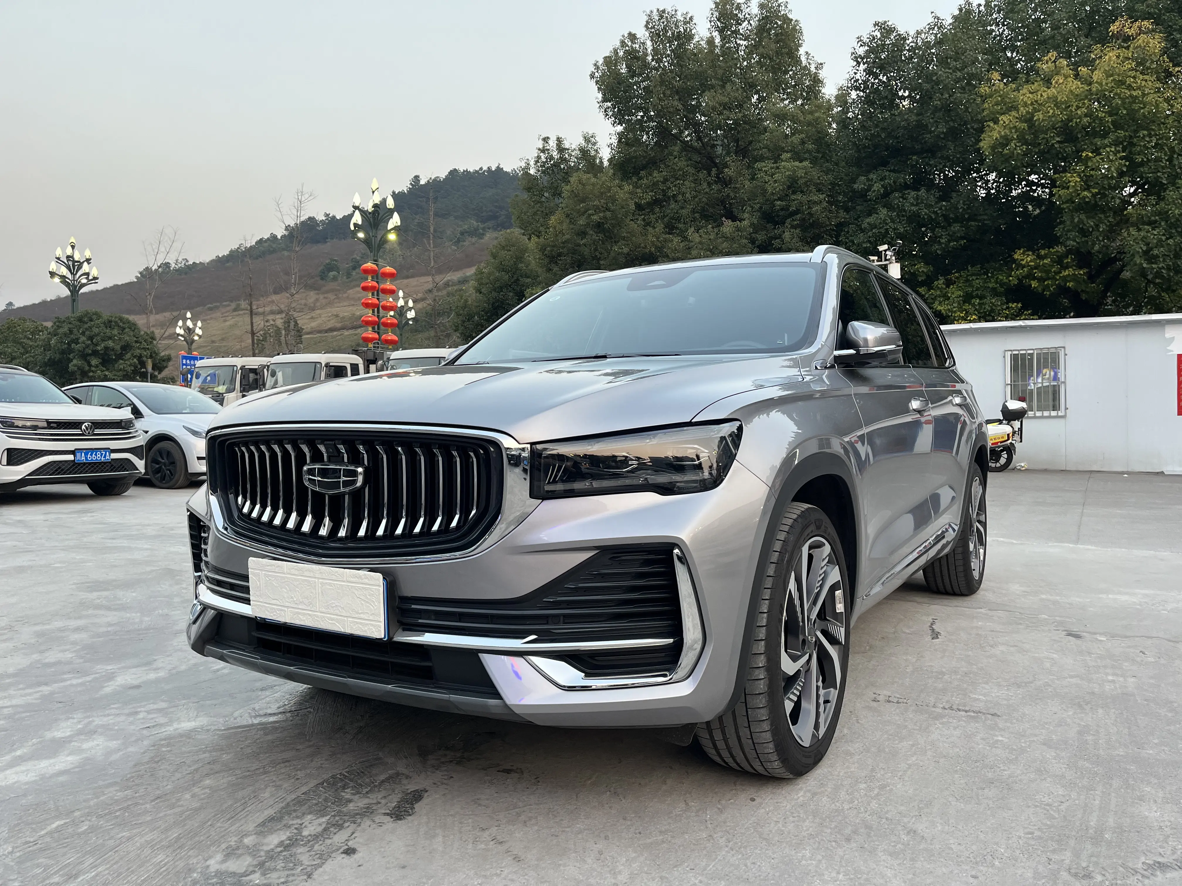 Geely Monjaro (Xingyue L)  из Китая