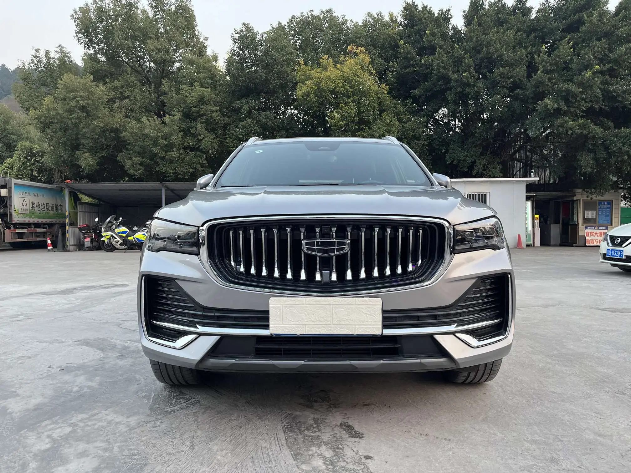Geely Monjaro (Xingyue L)  из Китая