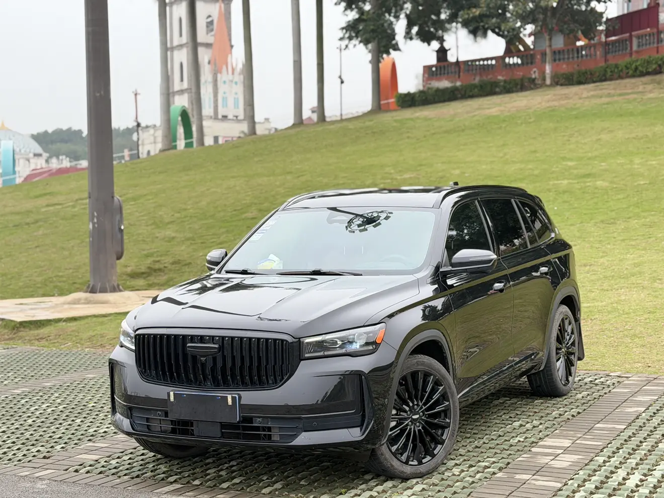 Geely Monjaro (Xingyue L)  из Китая