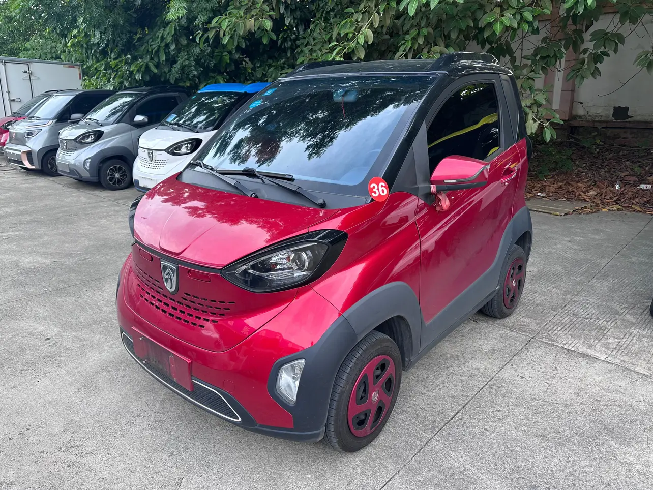 Baojun E100  из Китая