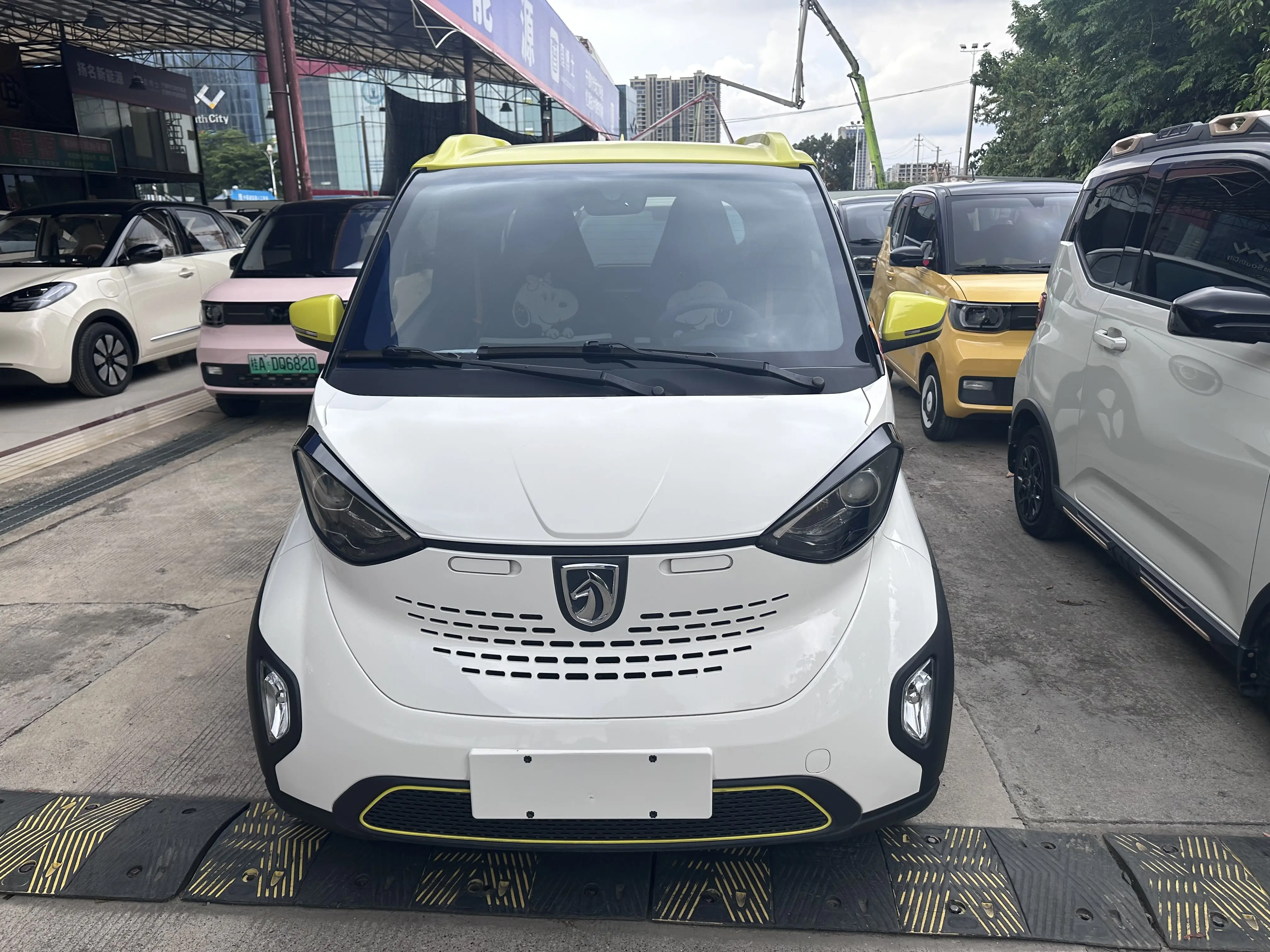 Baojun E100  из Китая