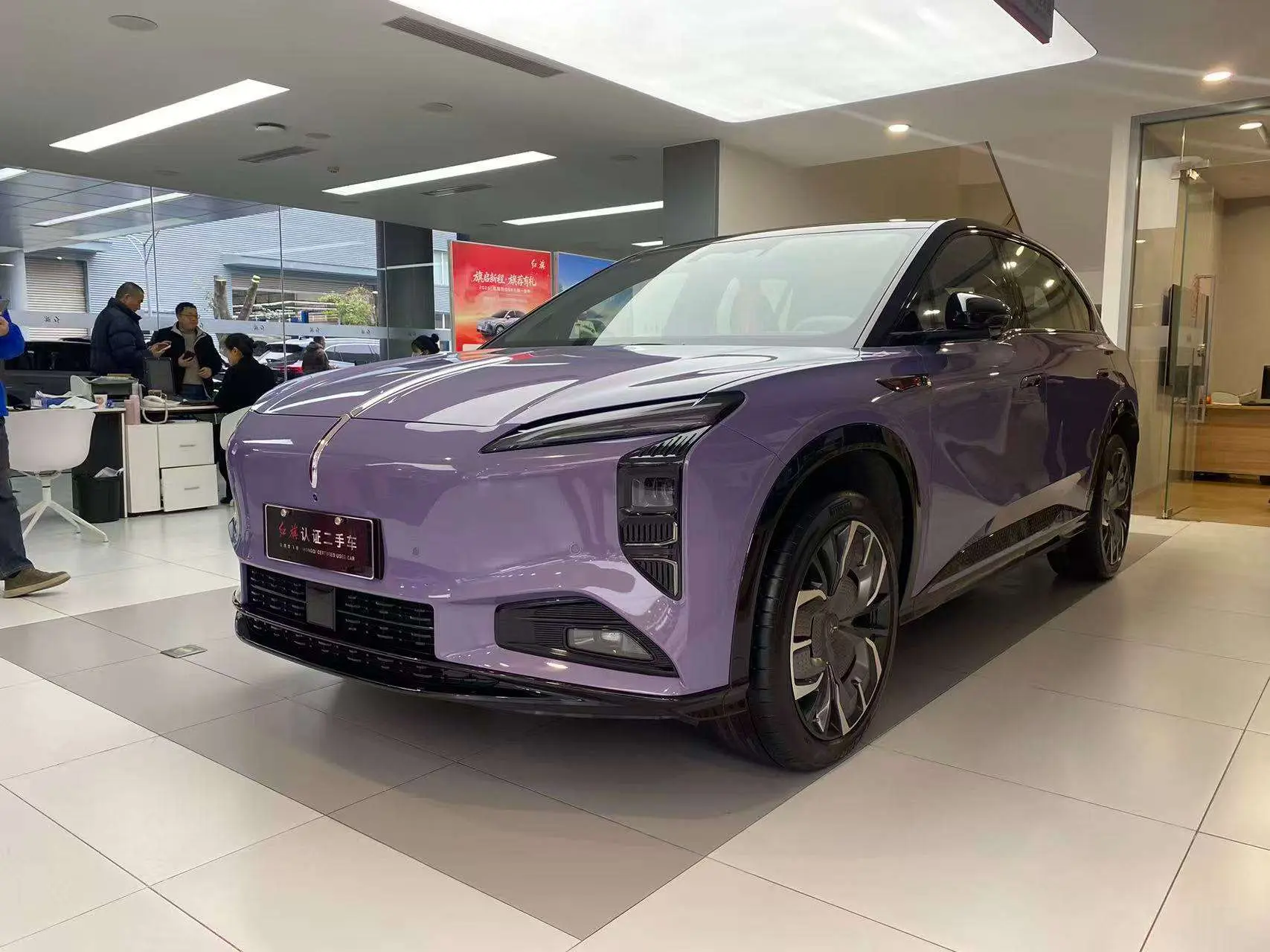 Hongqi Red Flag Tiangong 08  из Китая