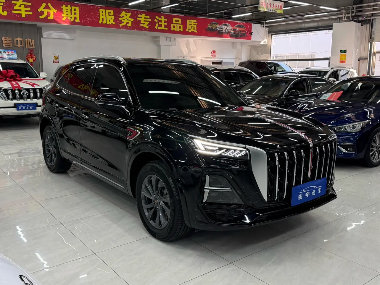 Hongqi HS5  из Китая