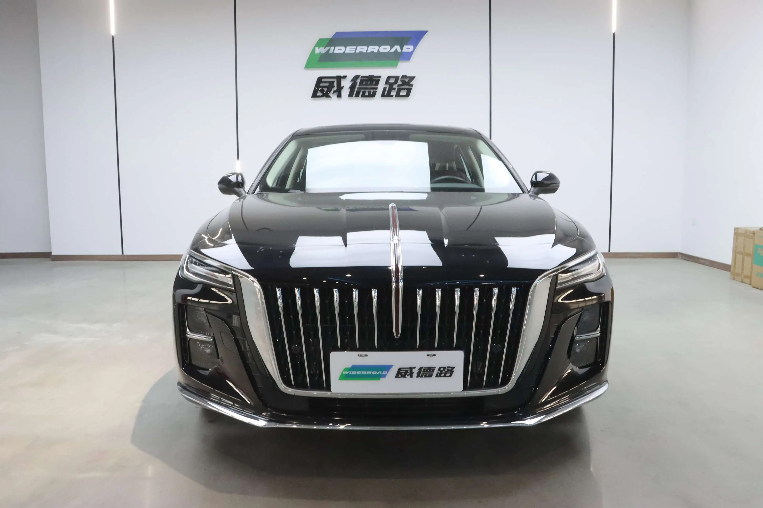 Hongqi H5  из Китая