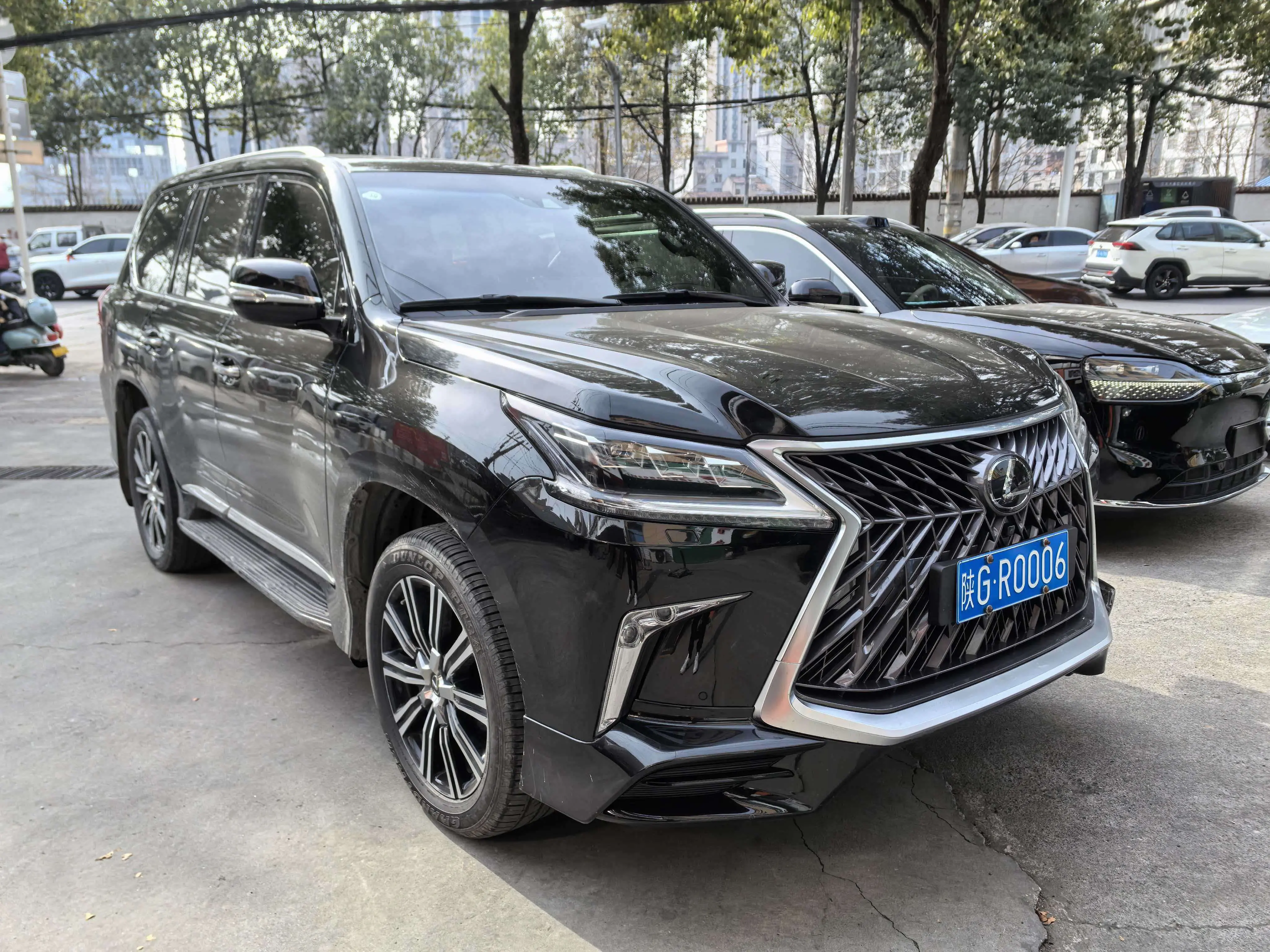 Lexus LX