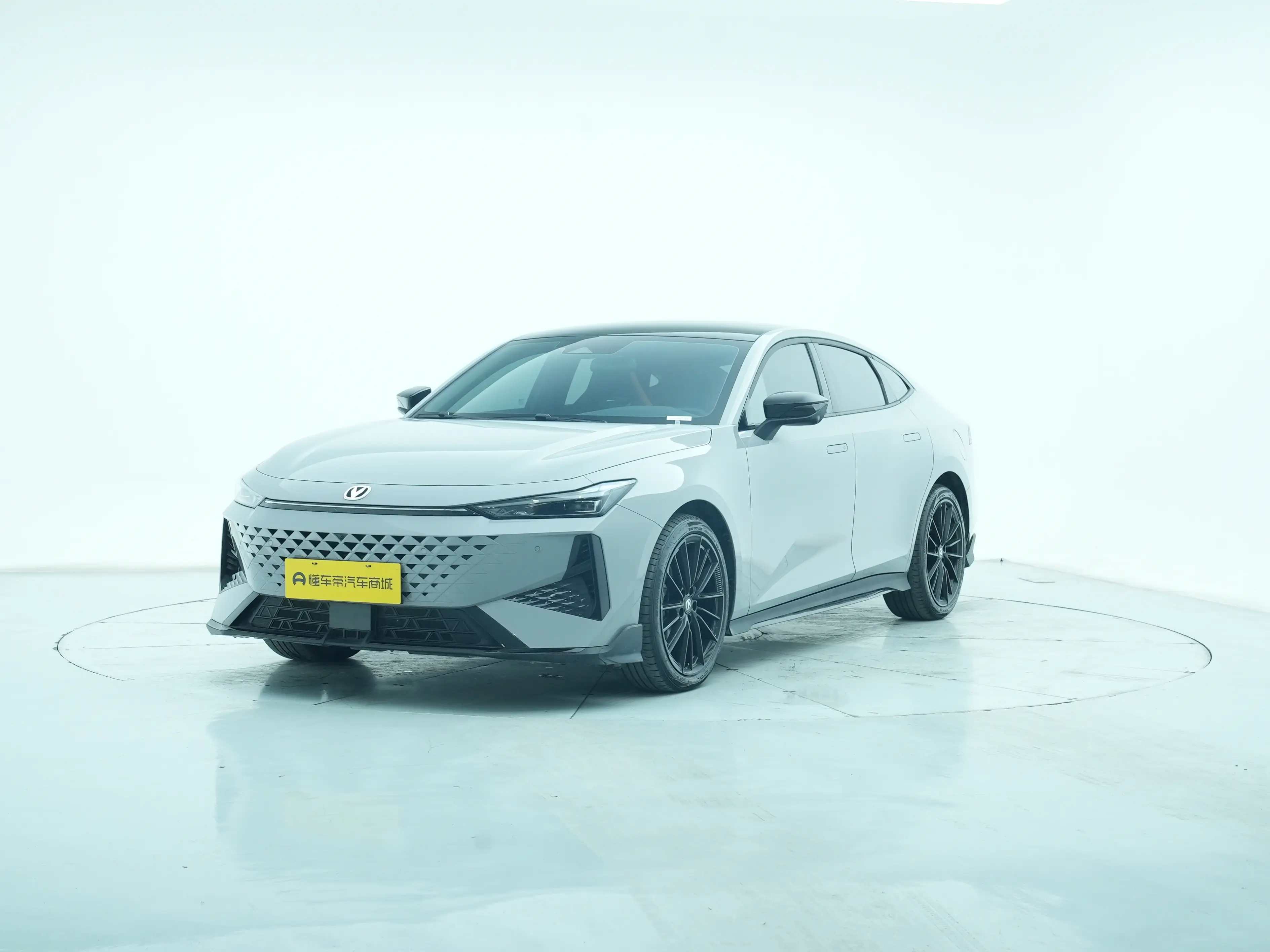 Changan UNI-V  из Китая