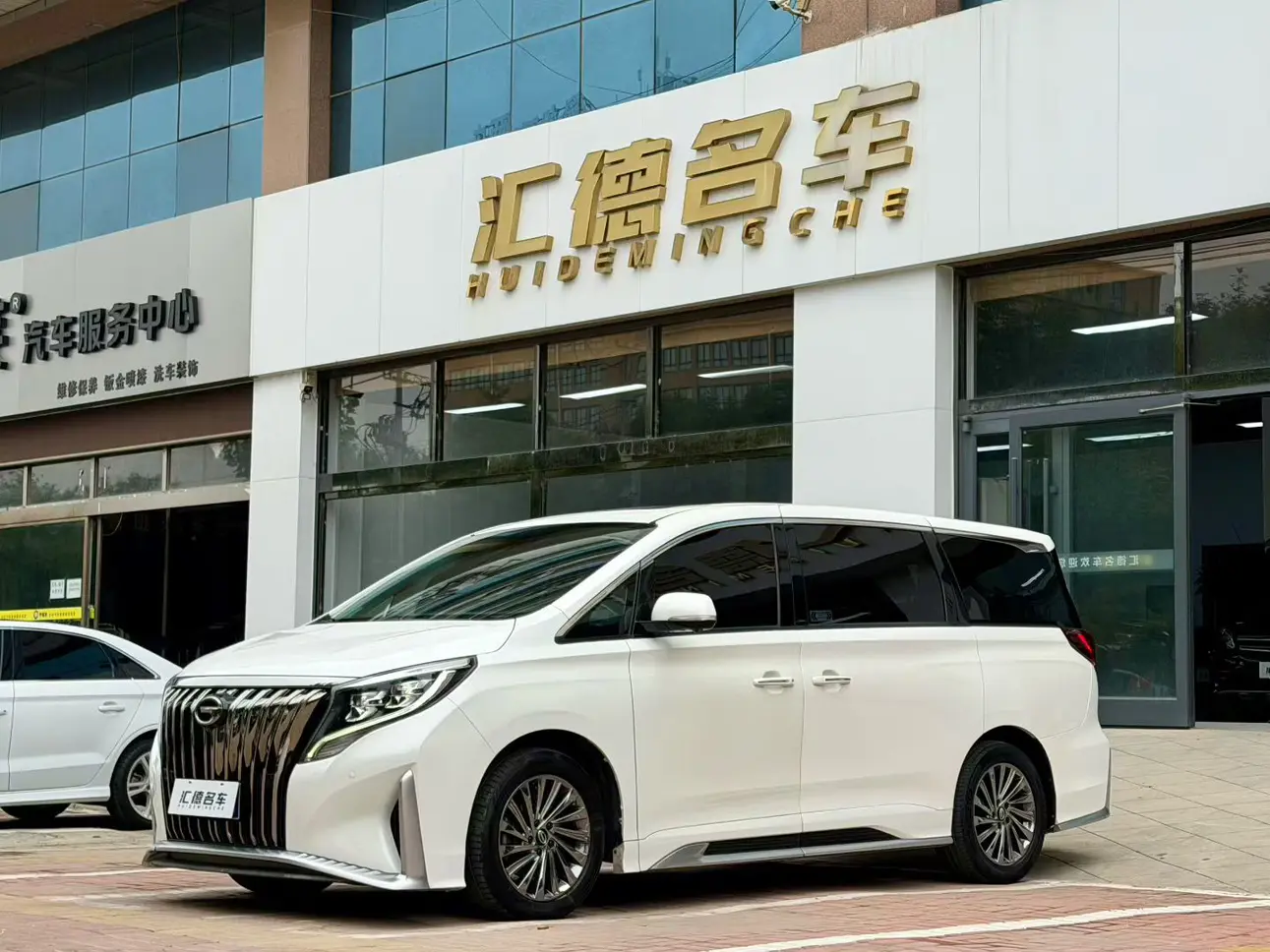 GAC Trumpchi M8  из Китая