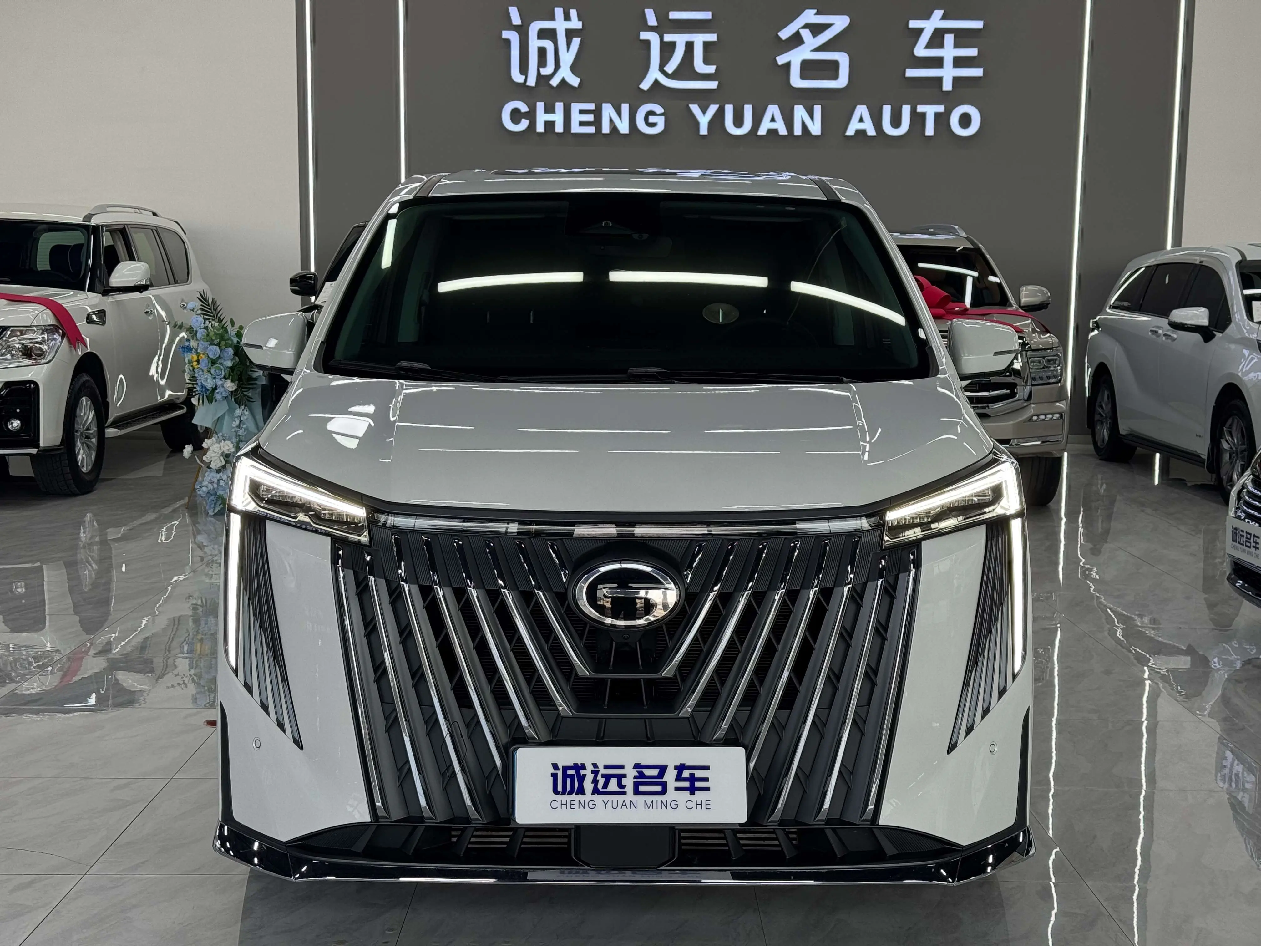 GAC Trumpchi M8  из Китая