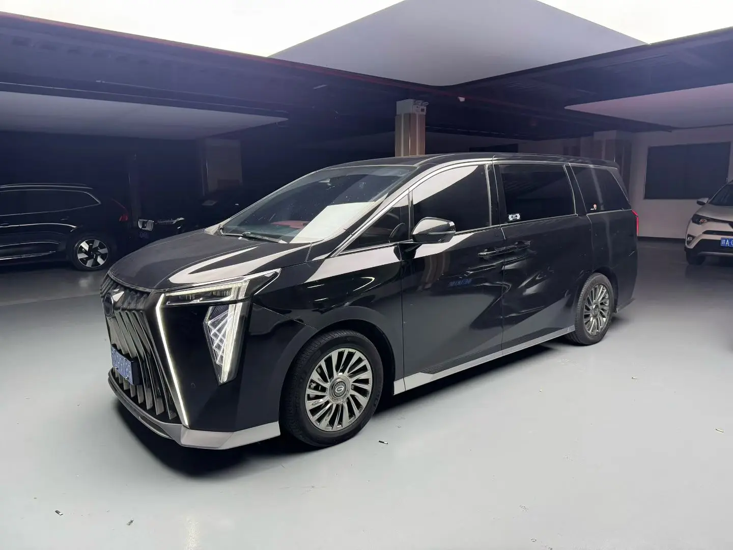 GAC Trumpchi M8  из Китая