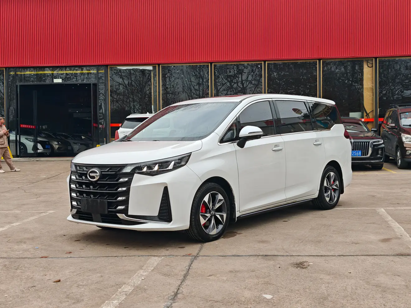 GAC Trumpchi M6  из Китая