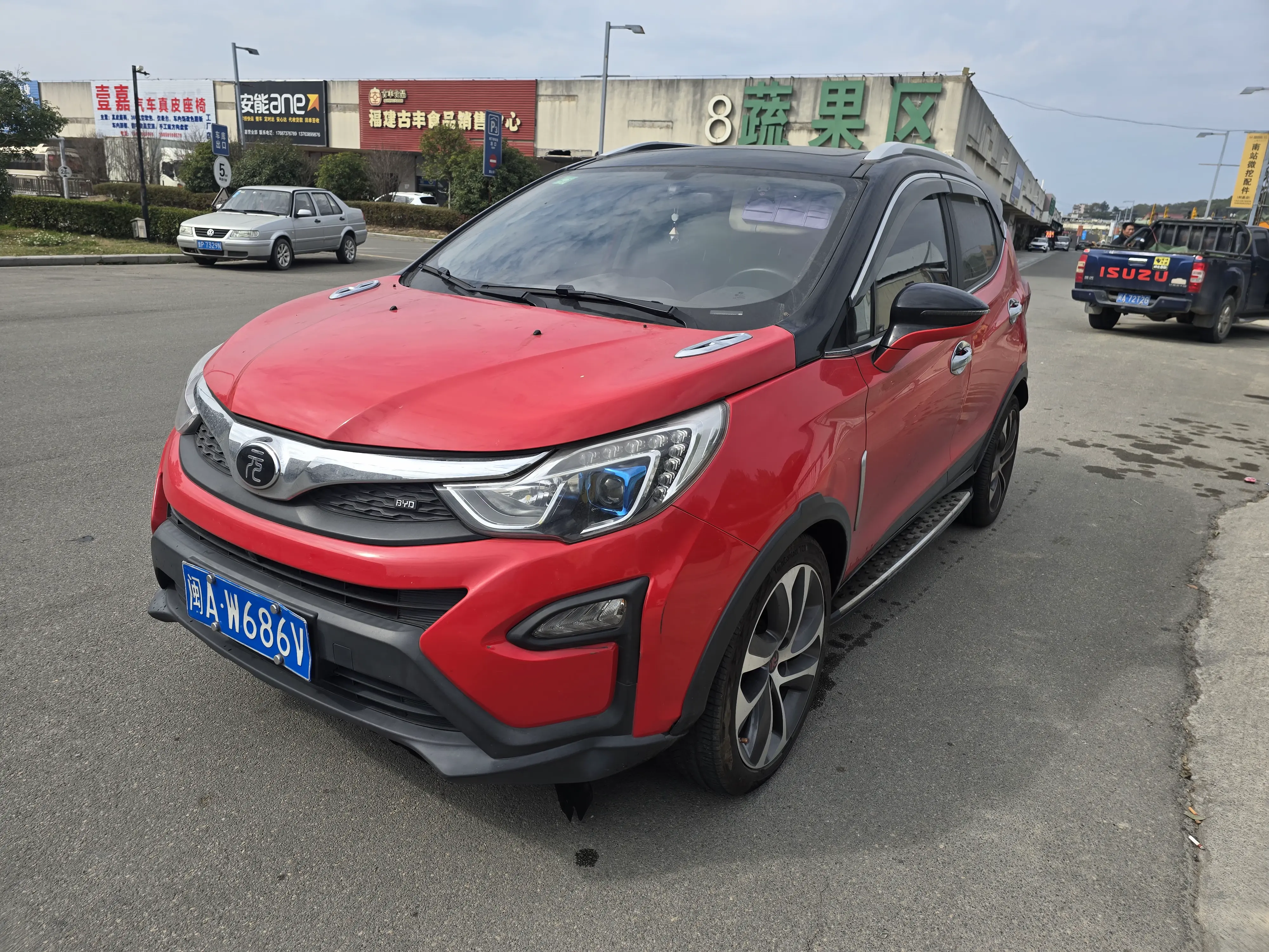 BYD Yuan  из Китая