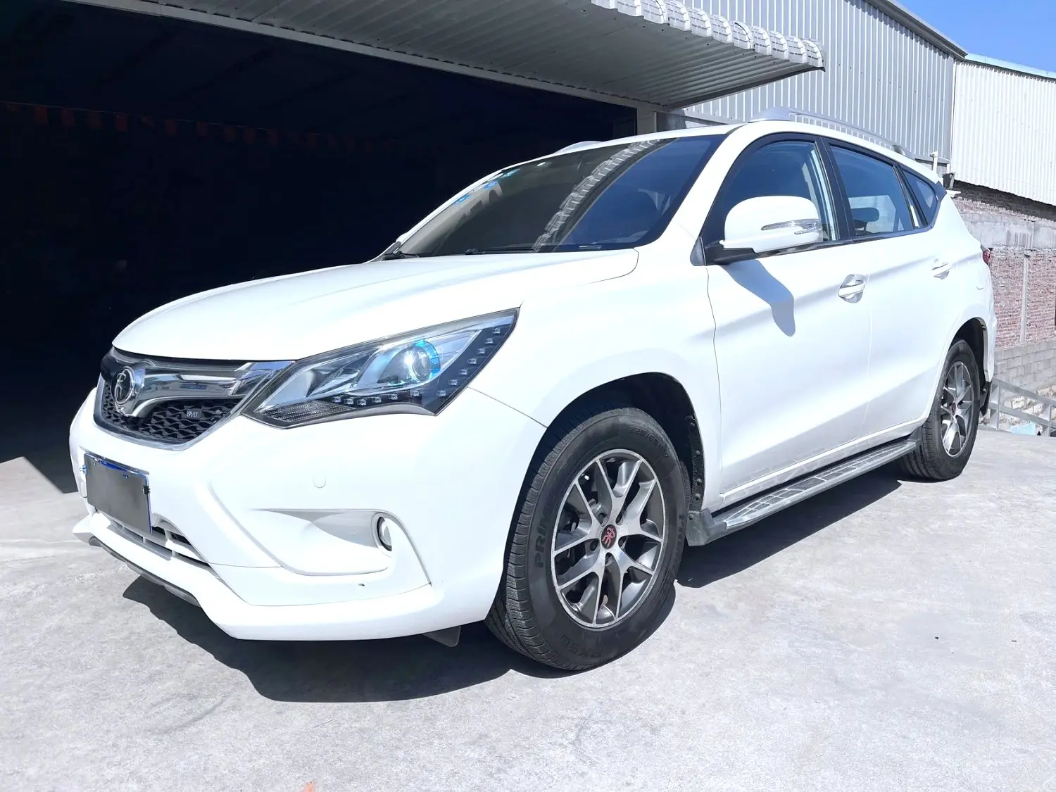 BYD Song  из Китая