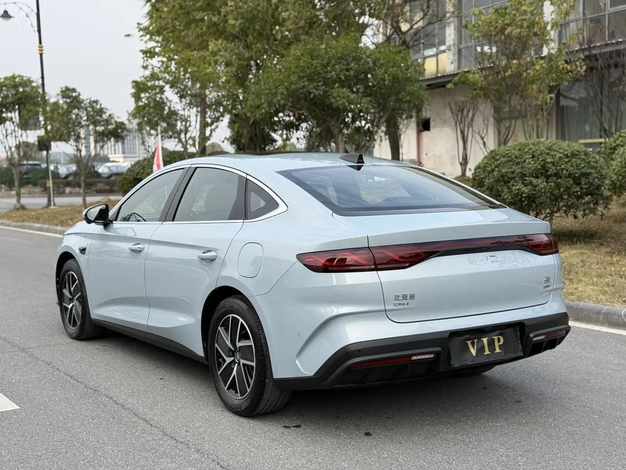 BYD Qin L DM