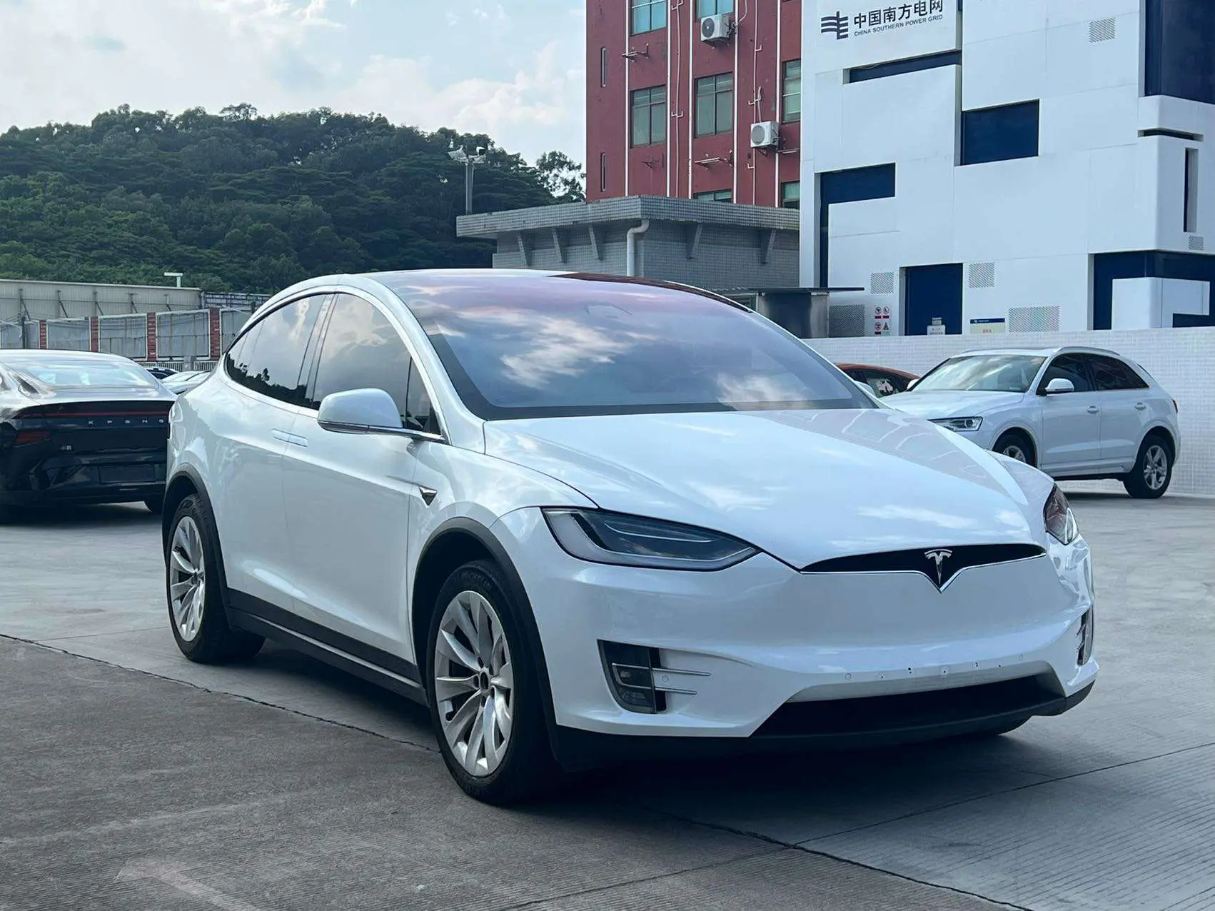 Tesla Model X  из Китая