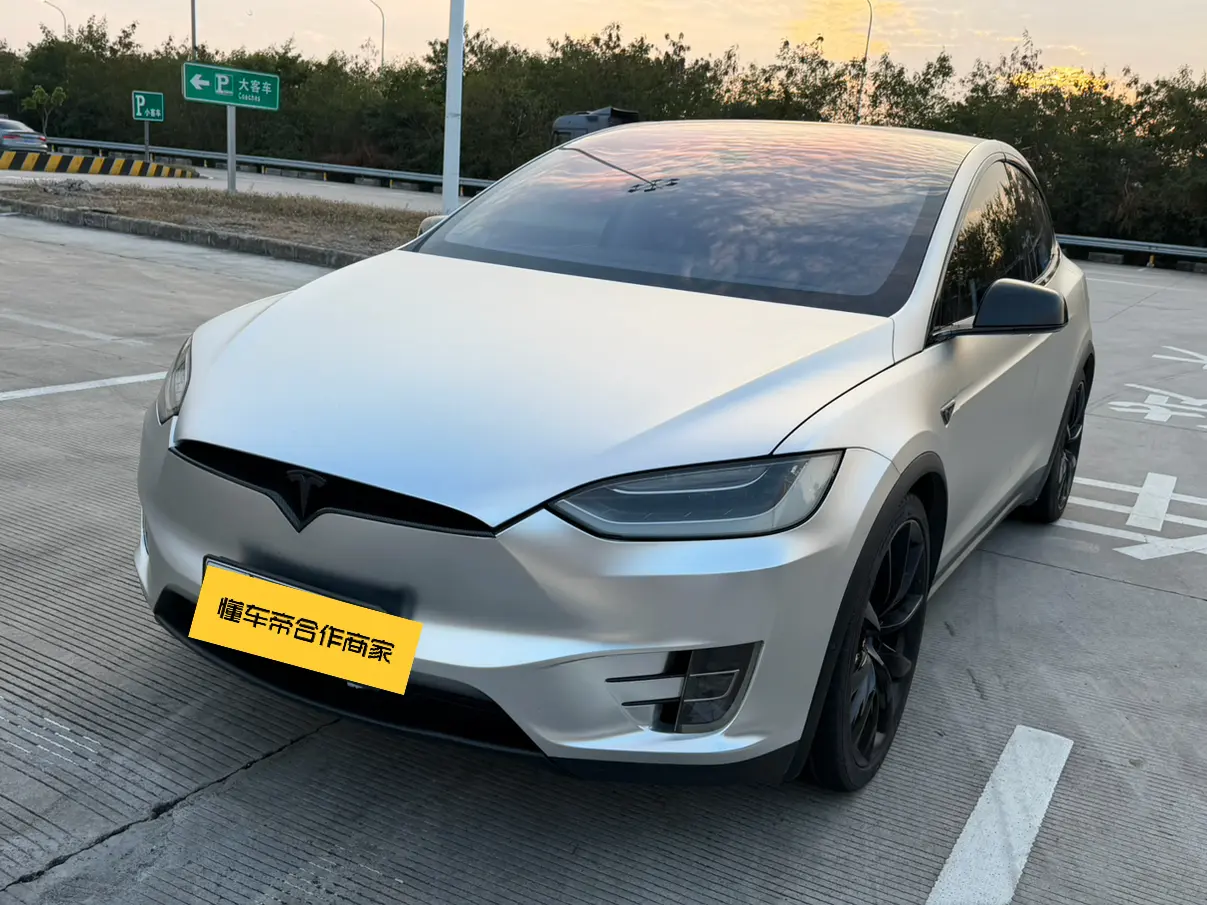 Tesla Model X  из Китая