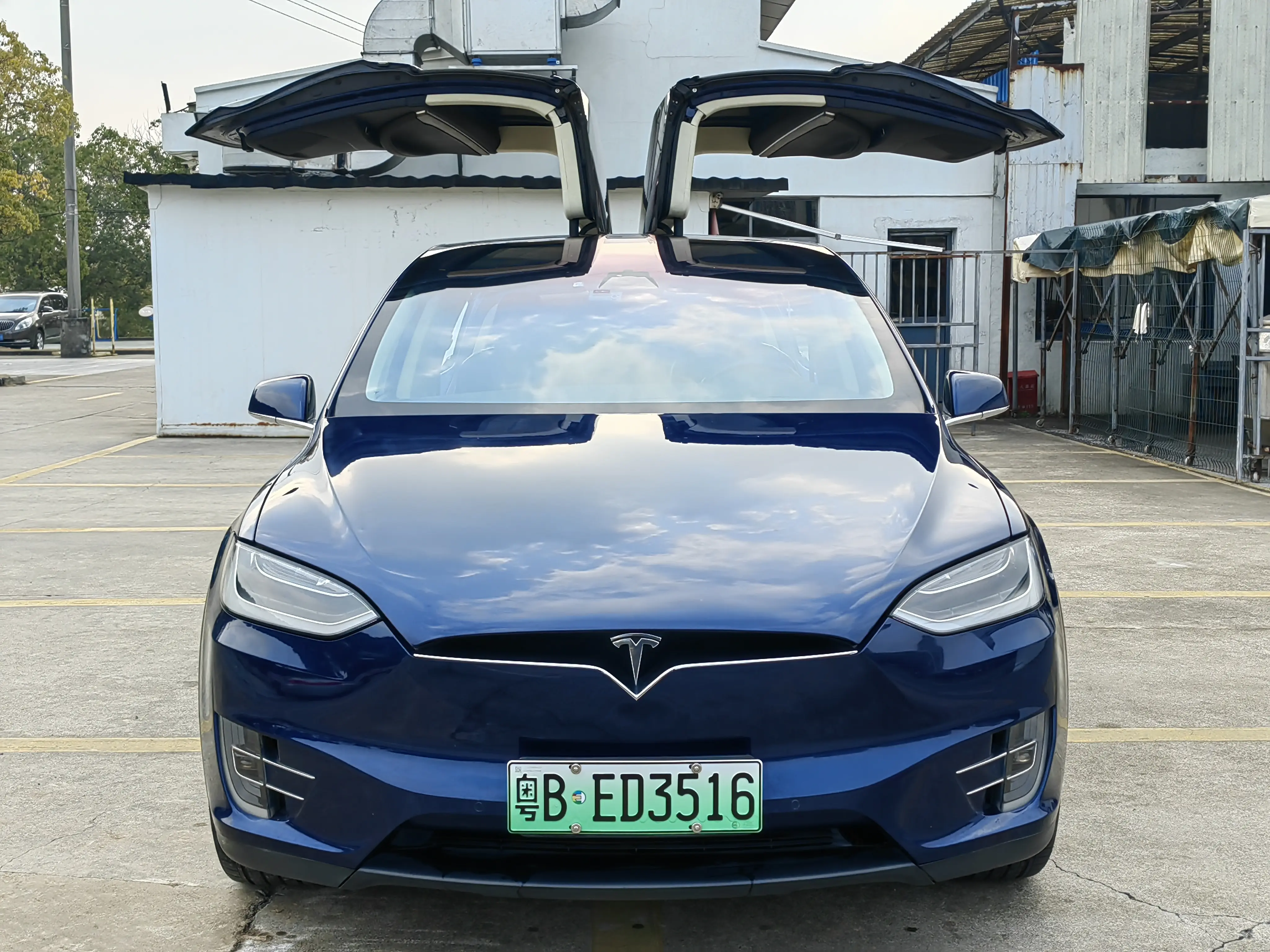 Tesla Model X  из Китая