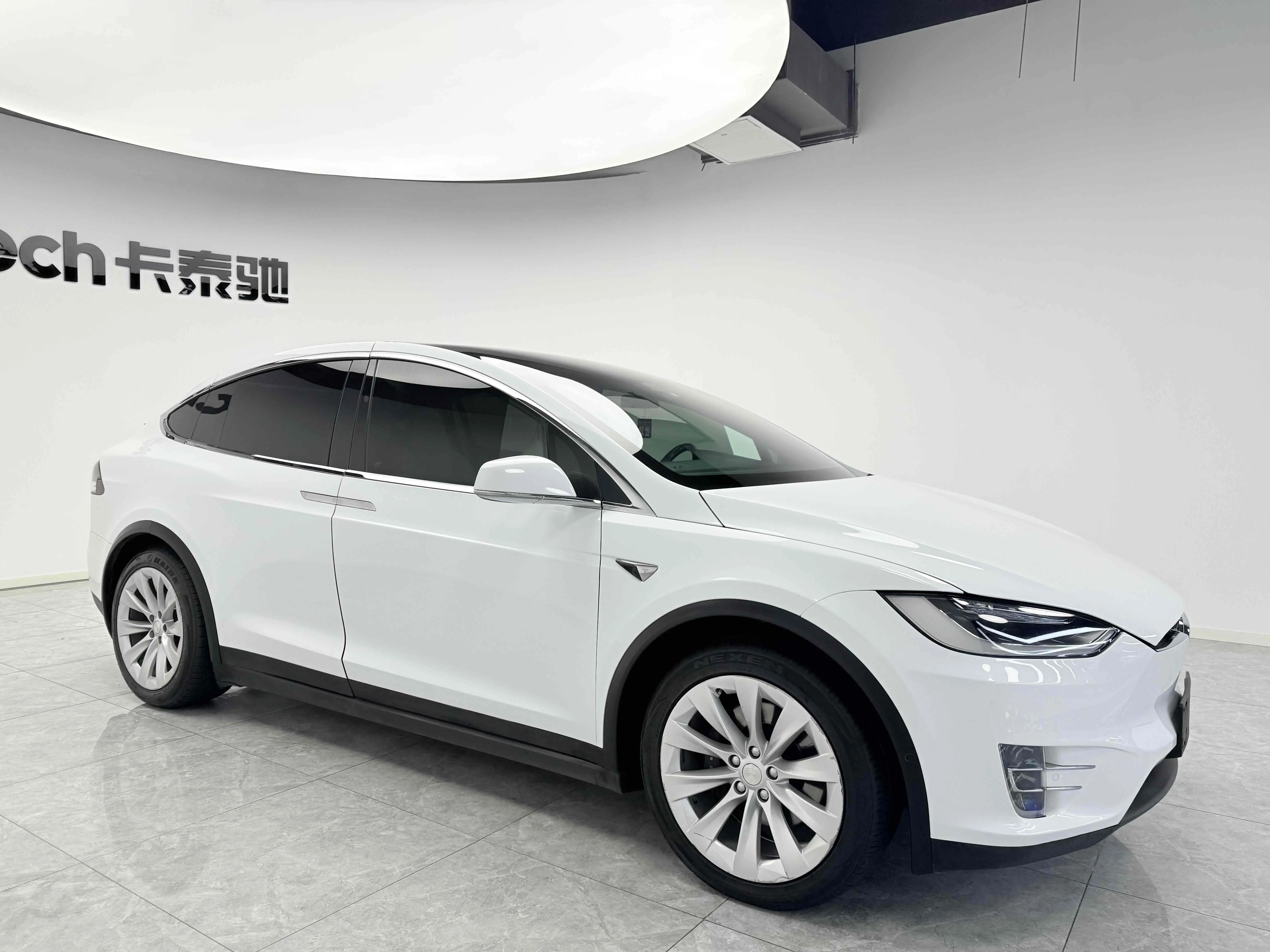 Tesla Model X  из Китая