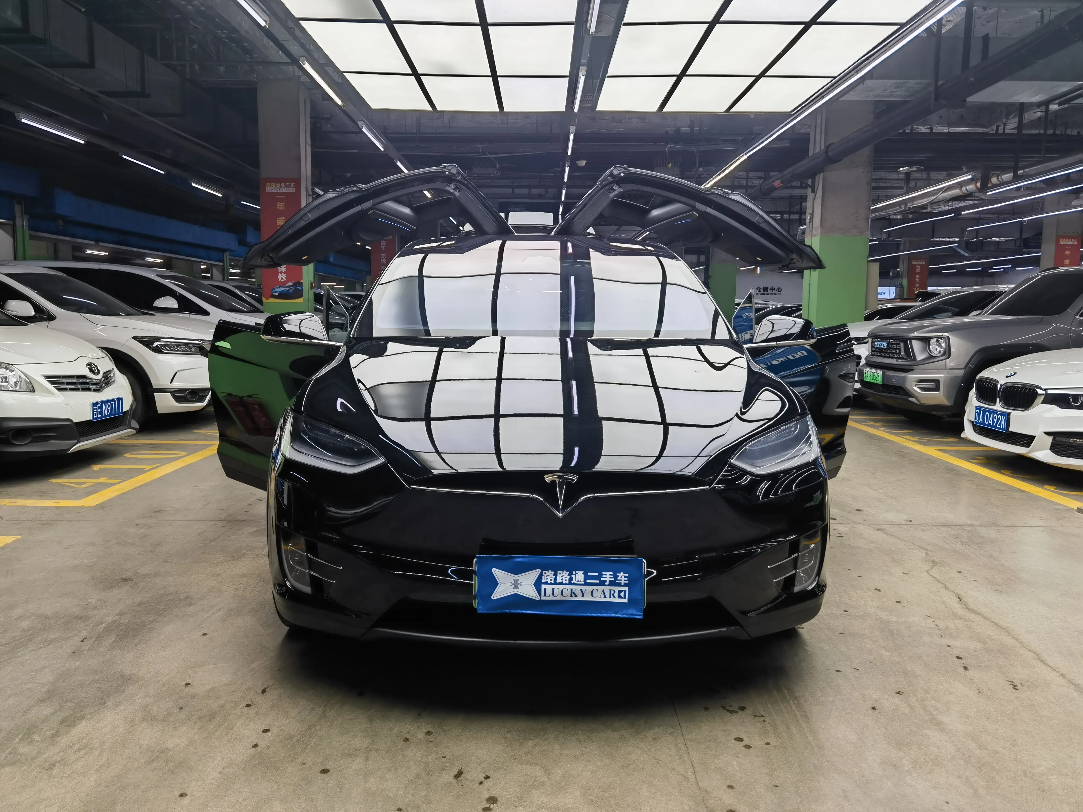 Tesla Model X  из Китая
