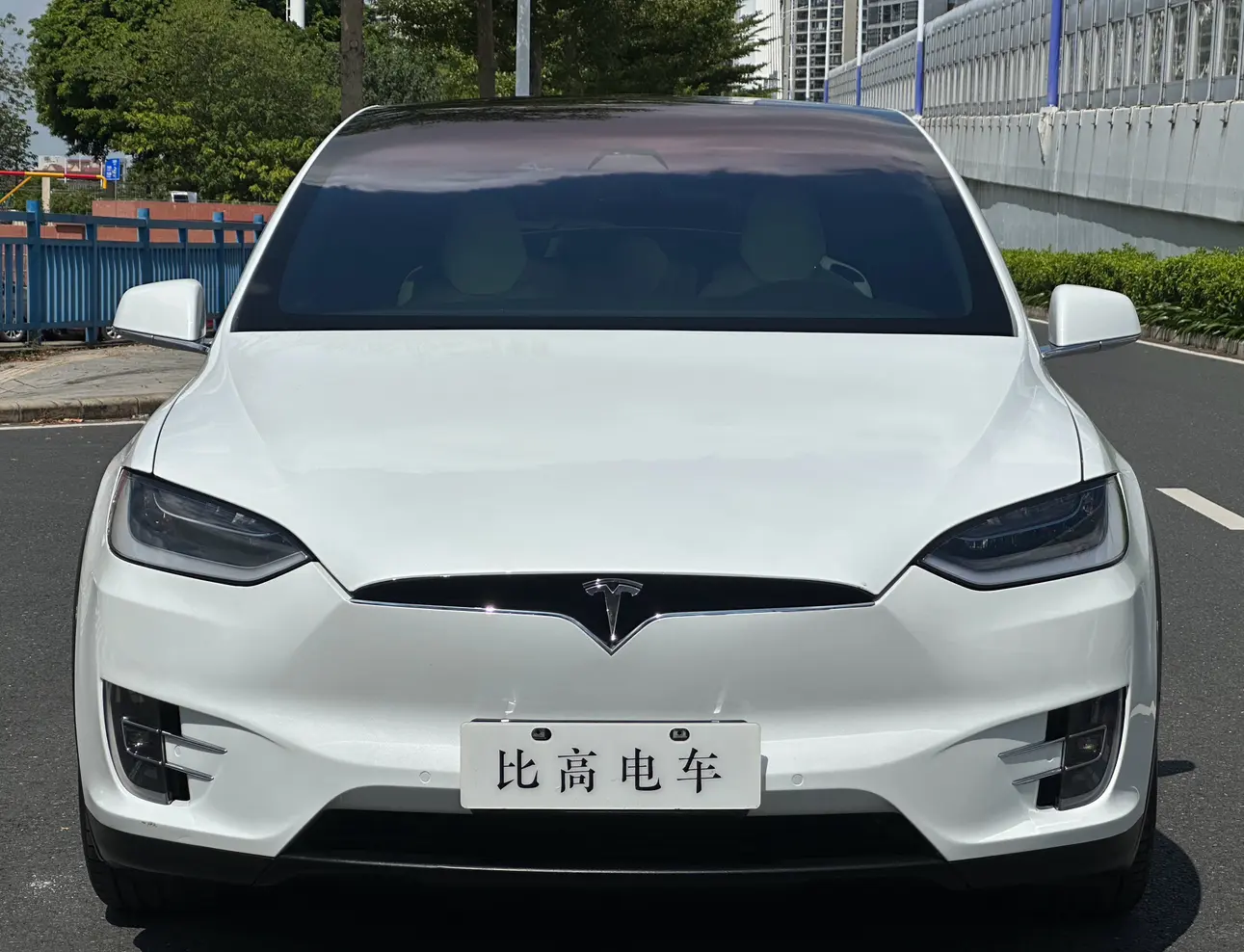 Tesla Model X  из Китая