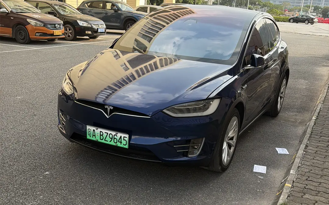 Tesla Model X  из Китая